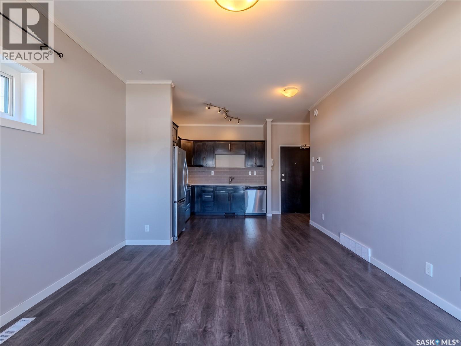 #102 720 Baltzan BOULEVARD - 9