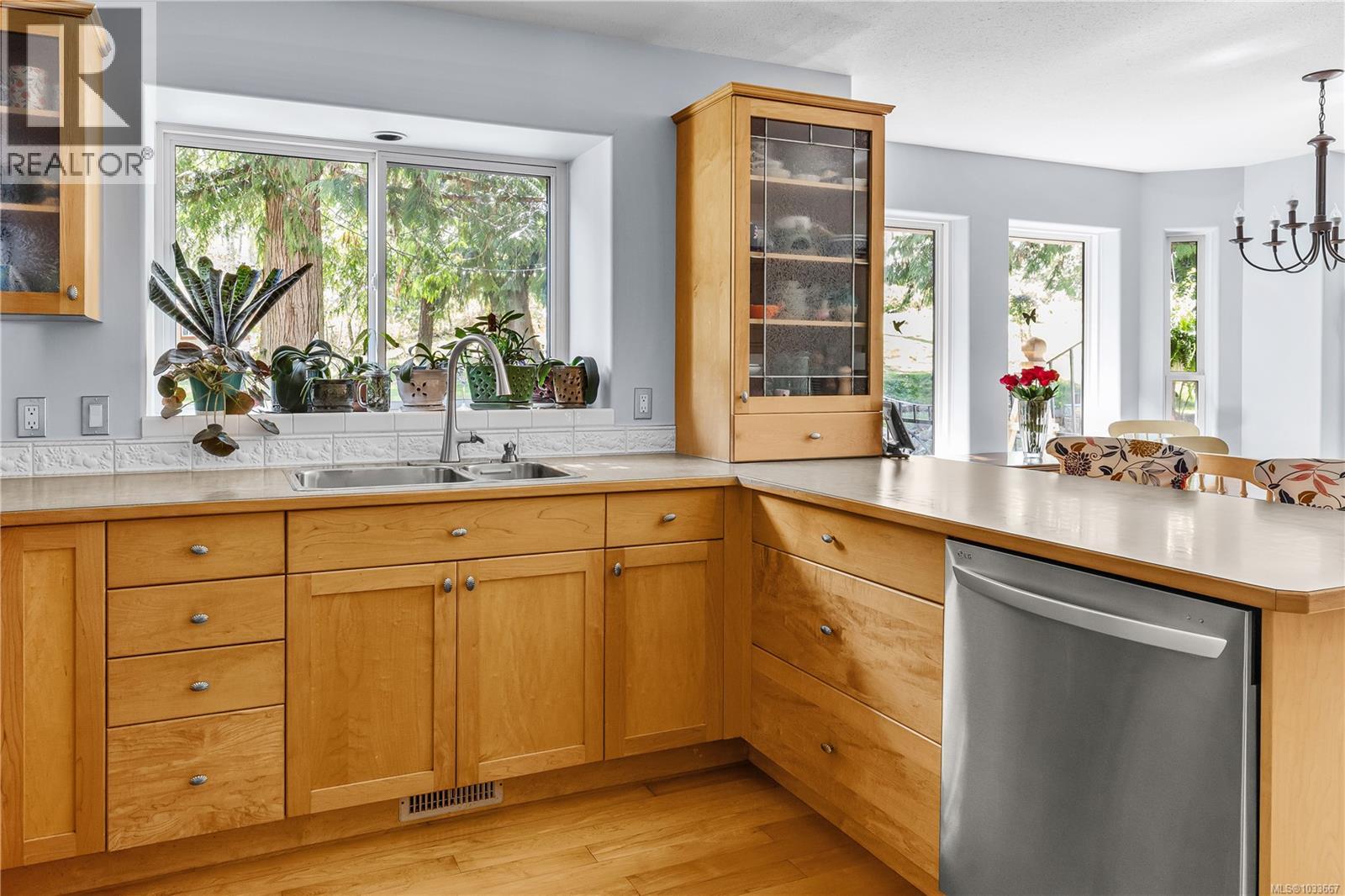 6249/6259 Island Hwy S - 35
