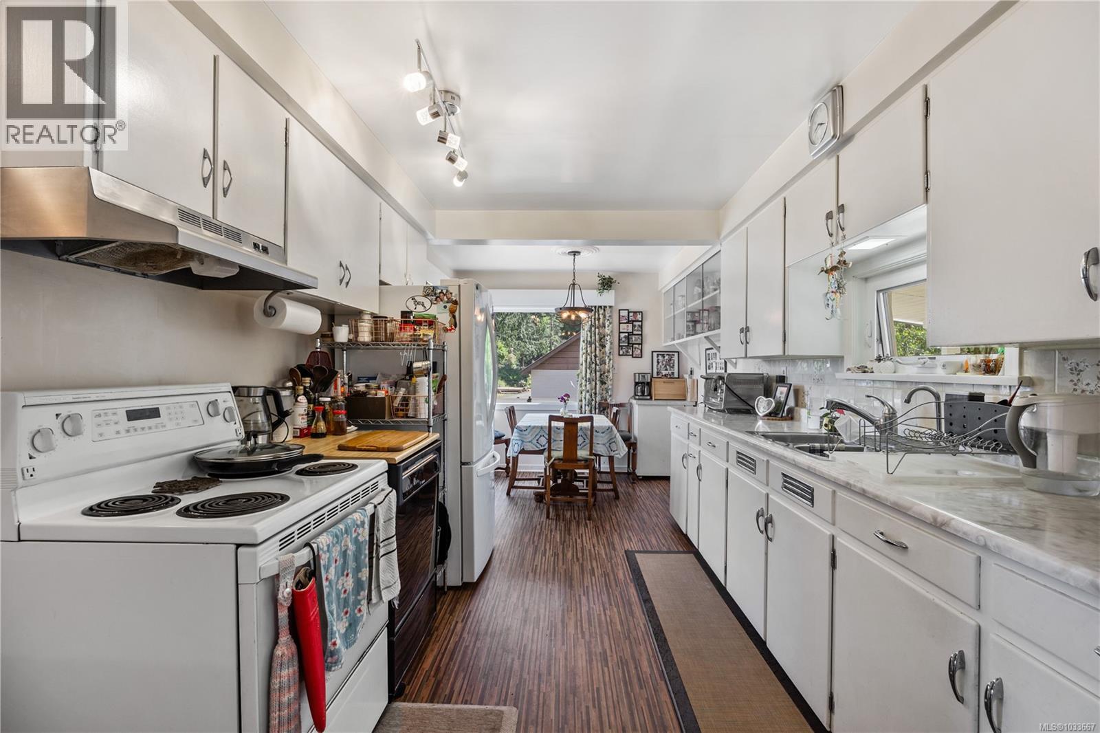 6249/6259 Island Hwy S - 89