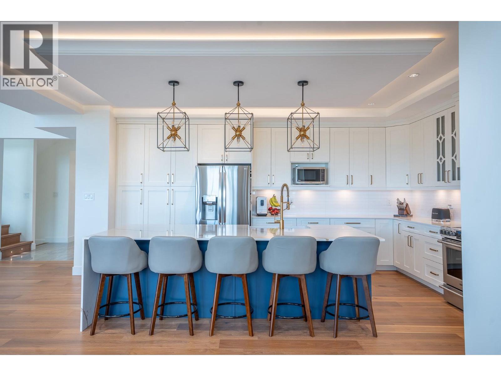 Photo 11 of 39 — 2450 GRAFTON PLACE · Prince George, BC