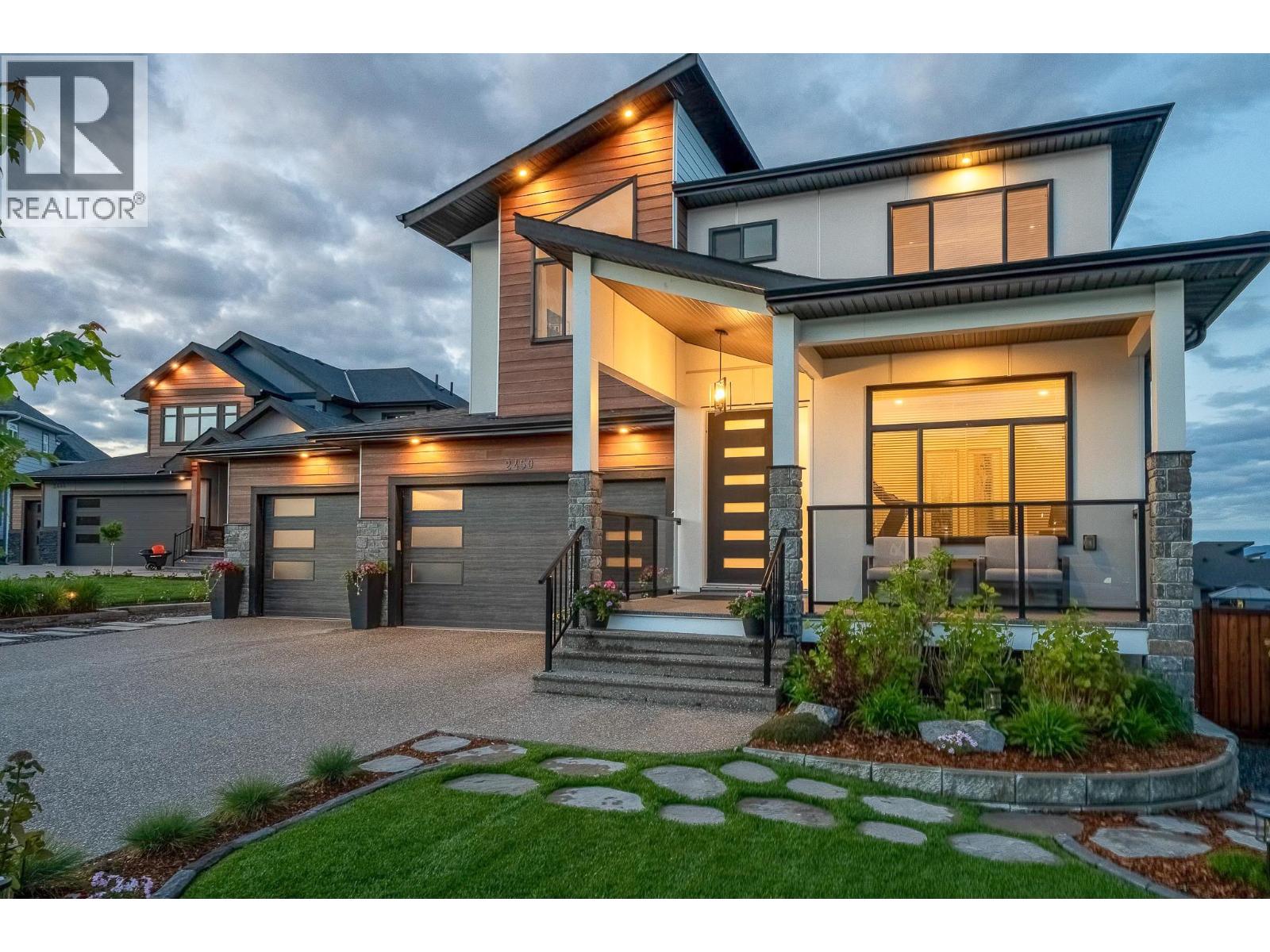 Living room of 2450 GRAFTON PLACE · Prince George, BC