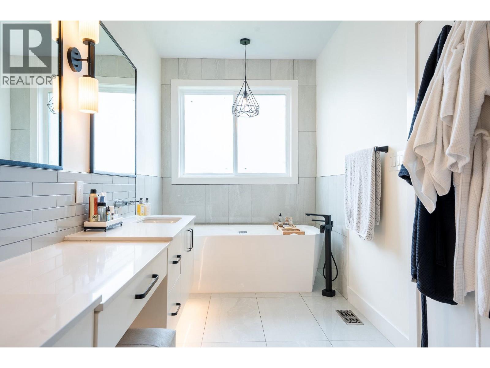 2450 GRAFTON PLACE - 22