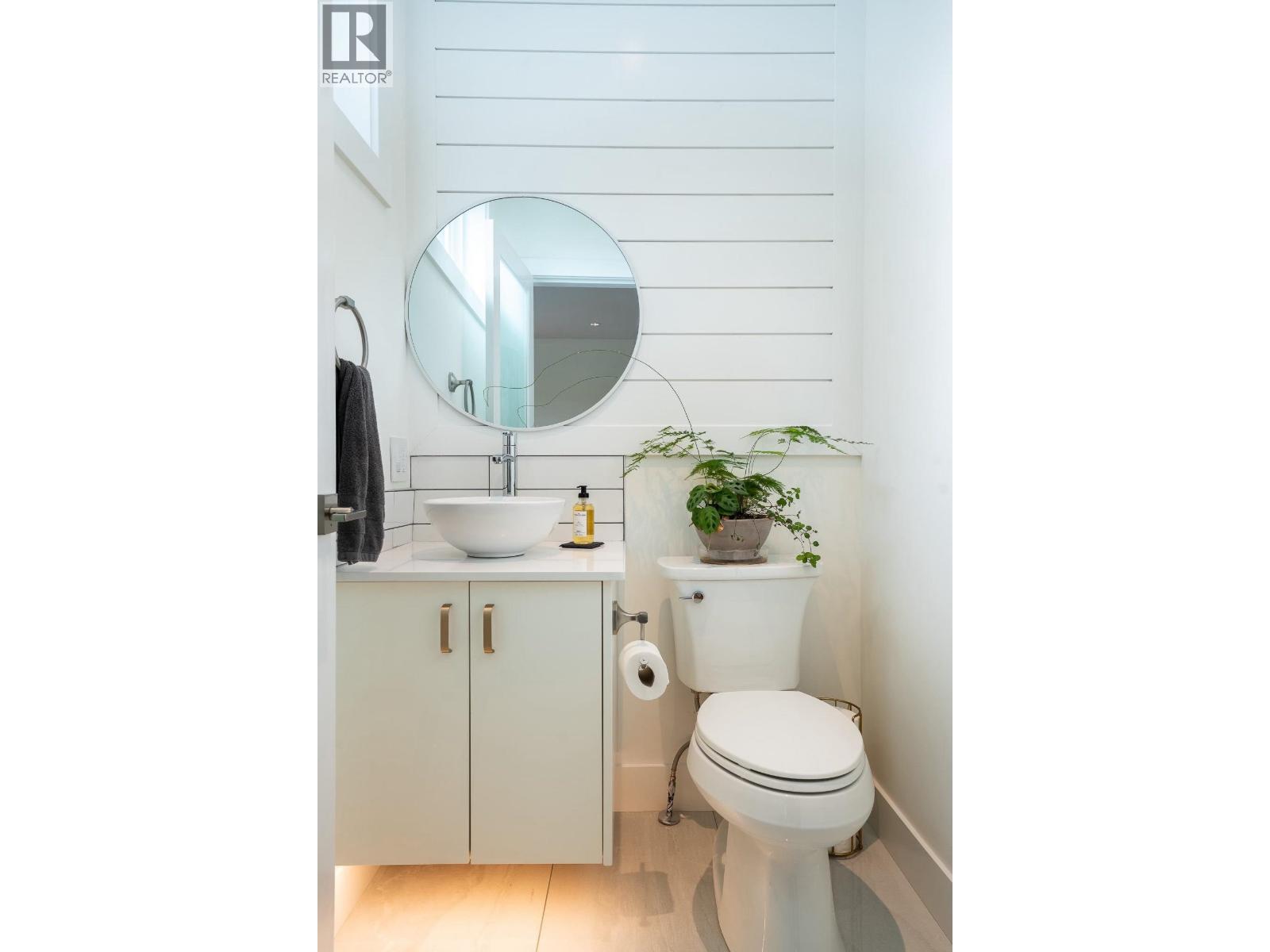 2450 GRAFTON PLACE - 28