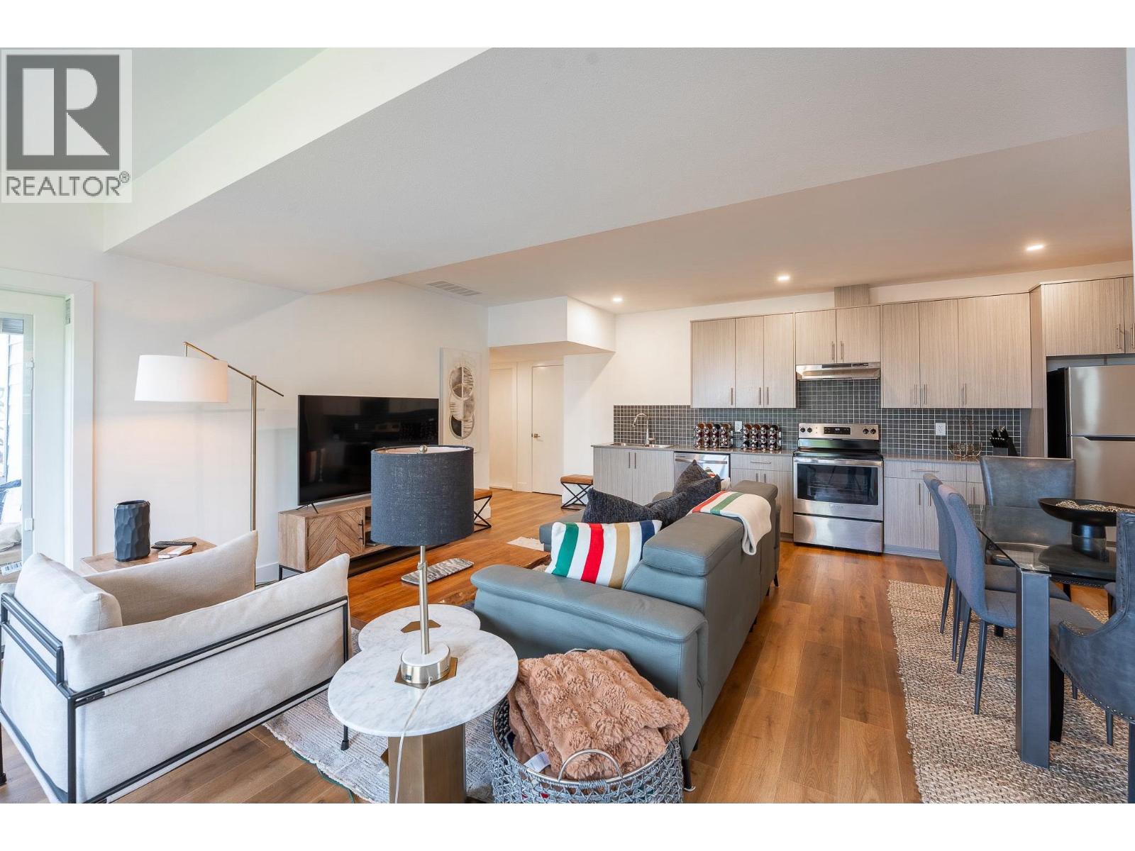 2450 GRAFTON PLACE - 34