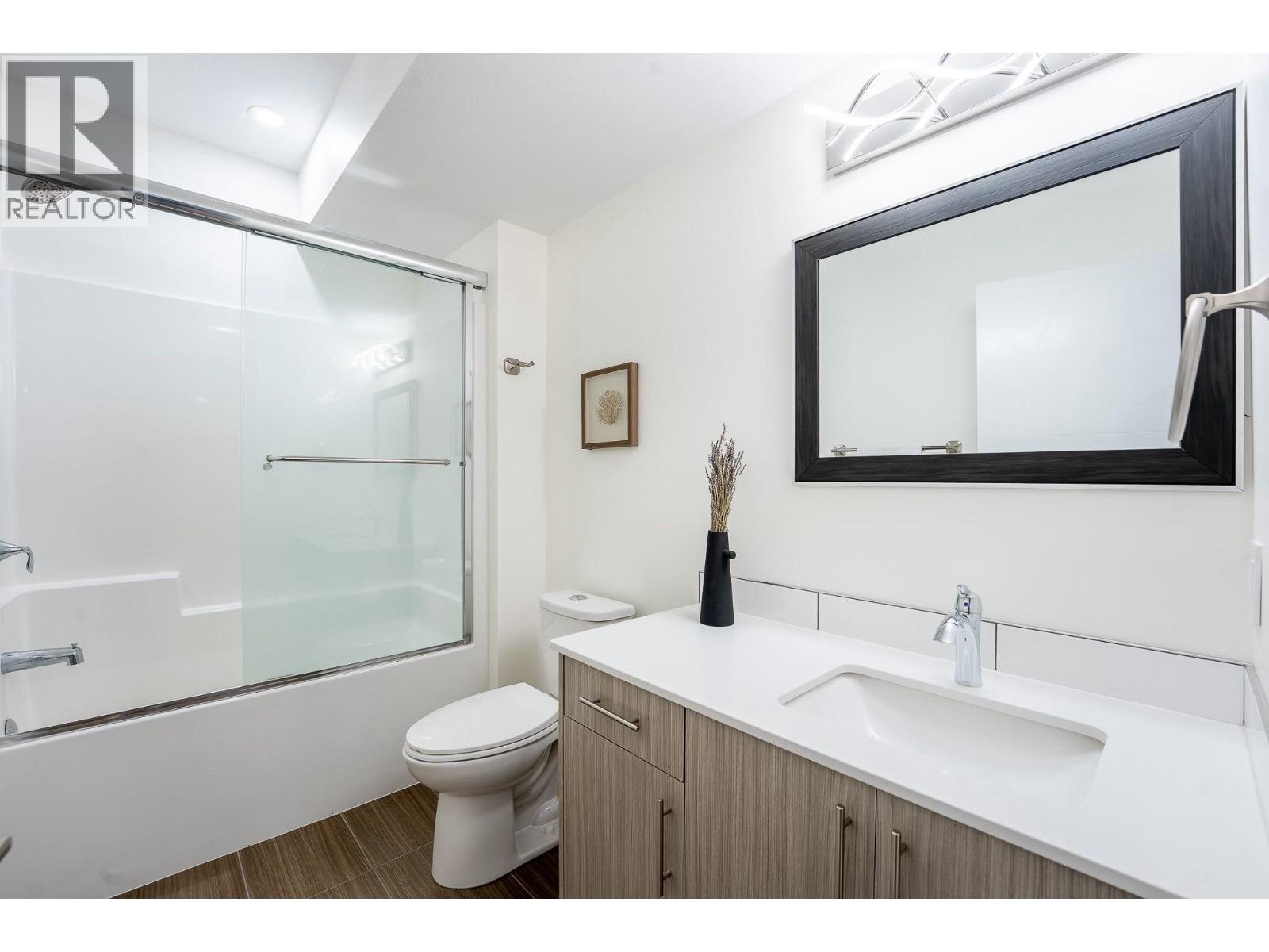 2450 GRAFTON PLACE - 36