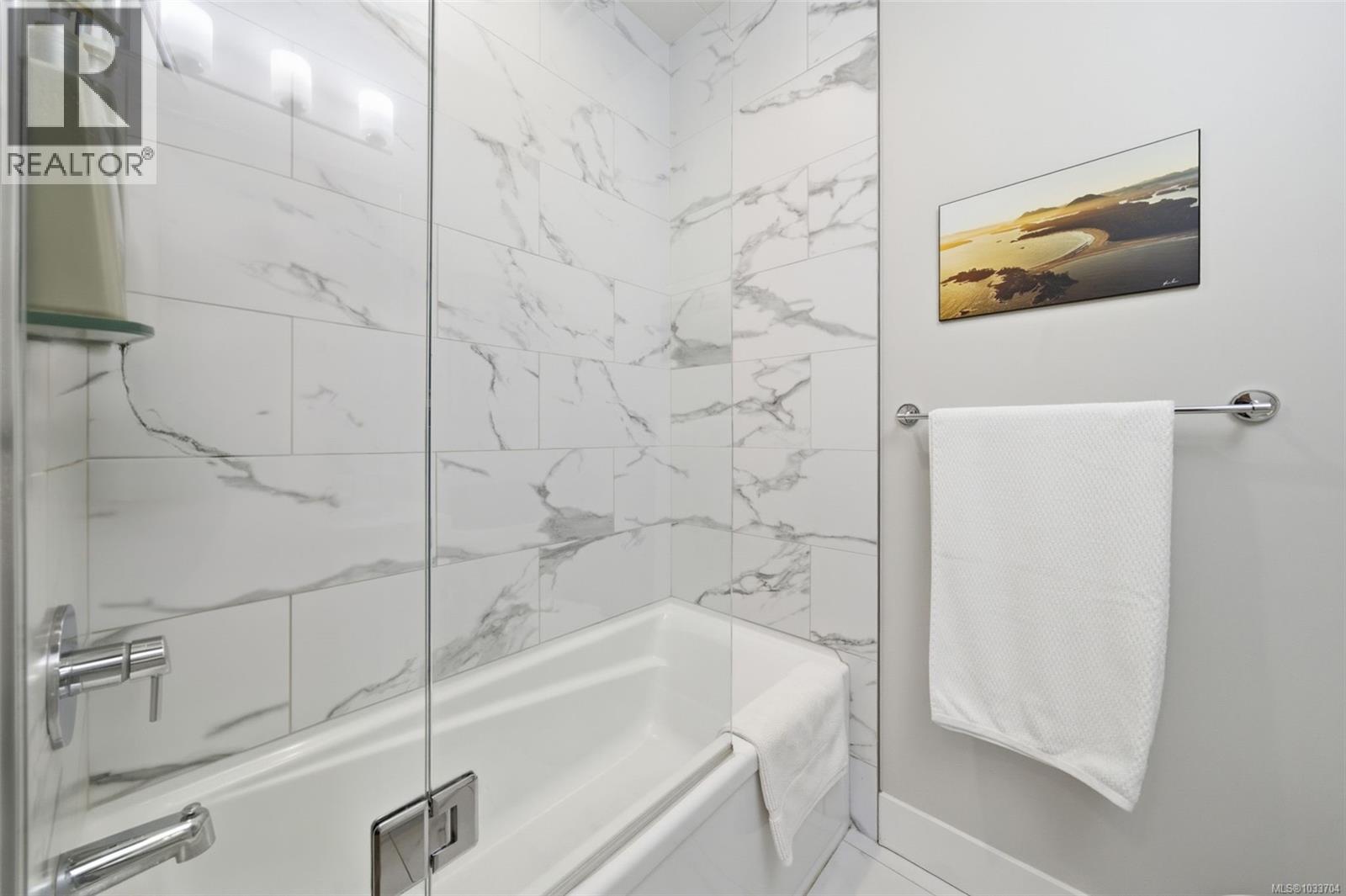 3 10490 Resthaven Dr, Sidney