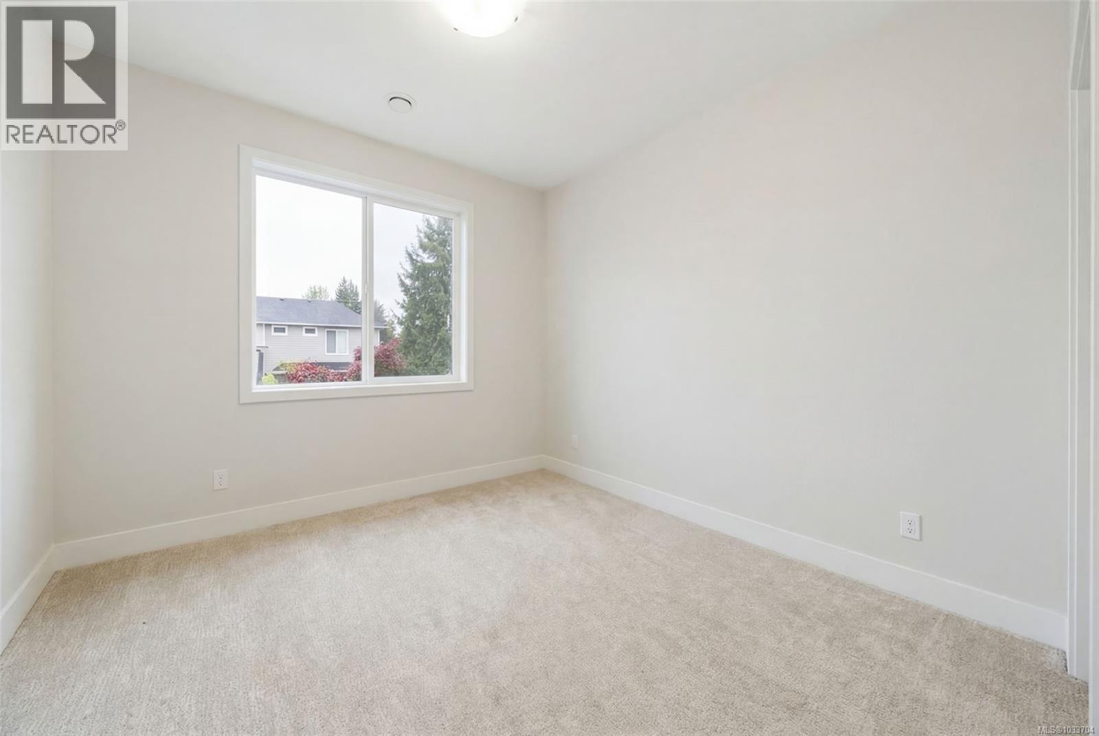 3 10490 Resthaven Dr, Sidney