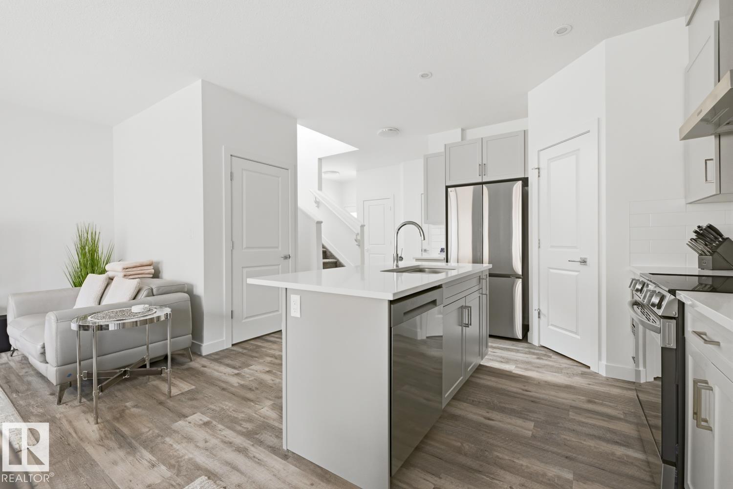 #19 5122 213A ST NW, Edmonton