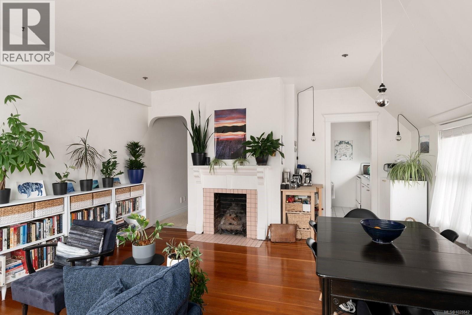  1270 Yates Street, Victoria