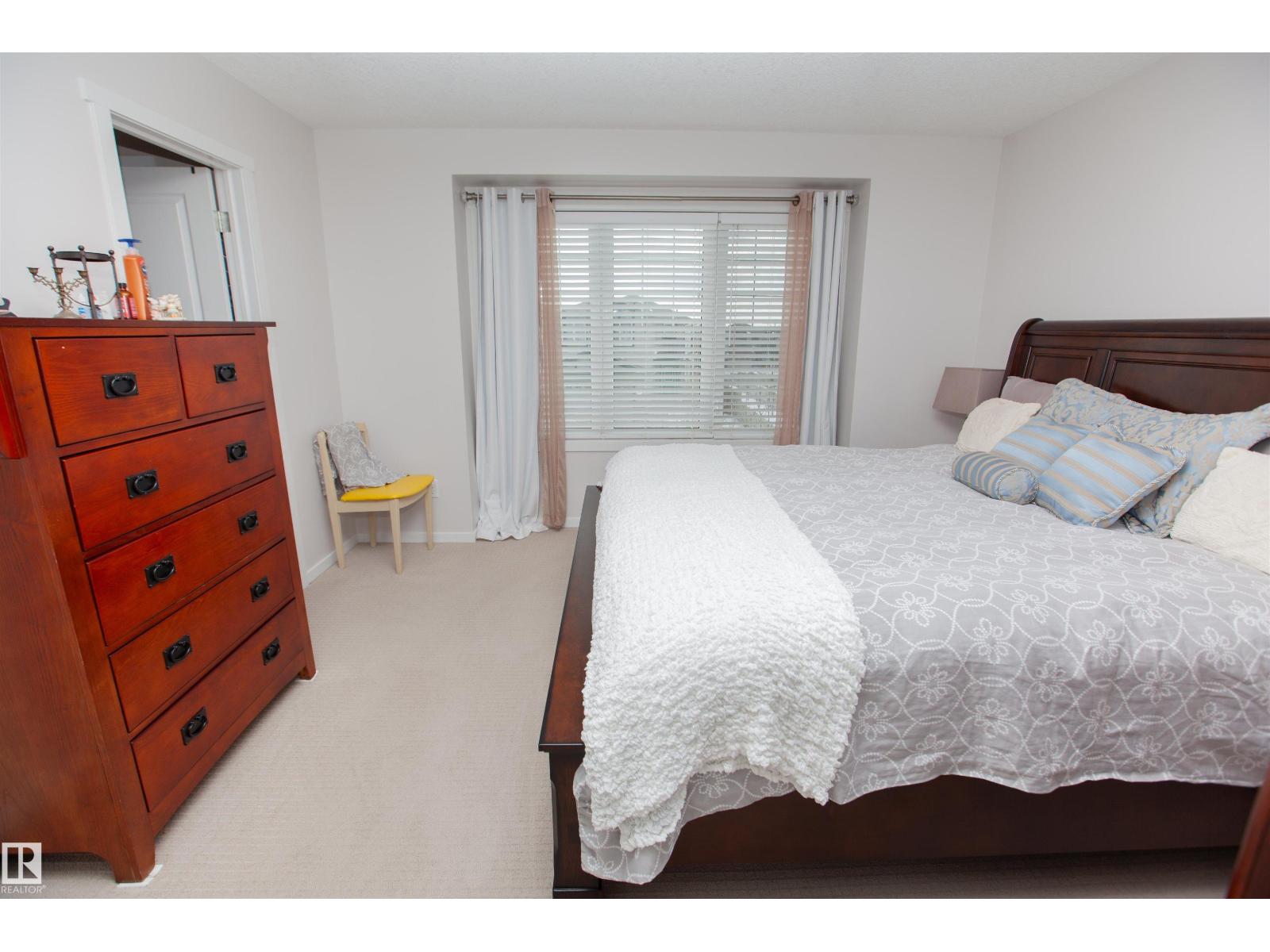 2902 MAPLE WY NW, Edmonton