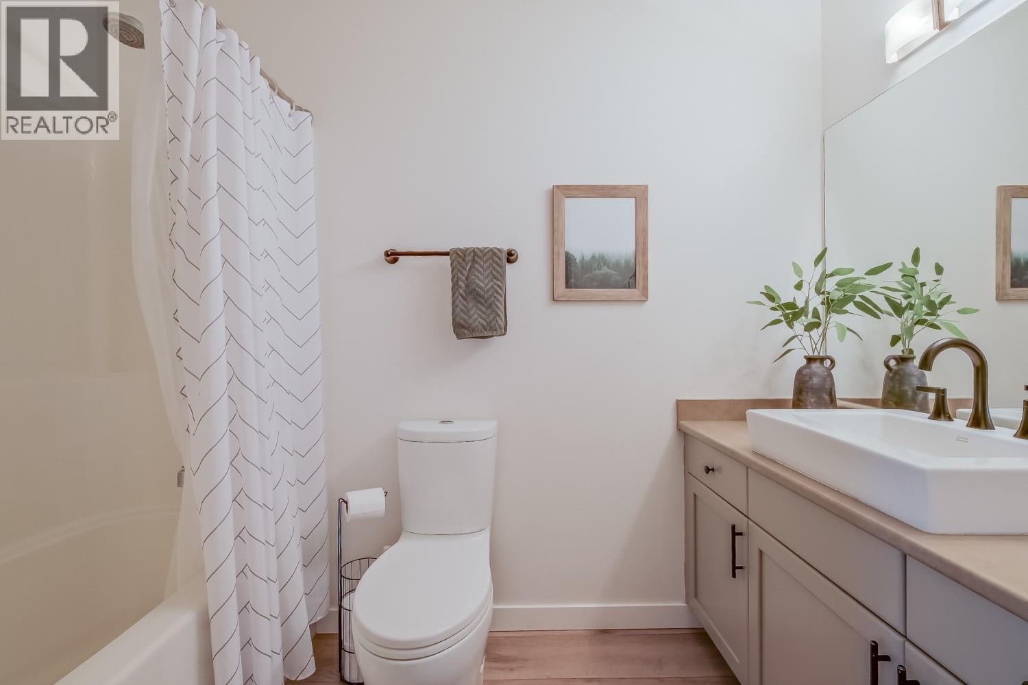  1509 Feedham Avenue, Kelowna