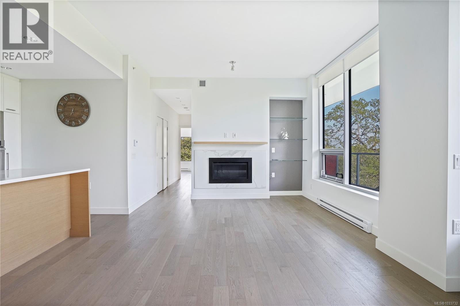 402 4011 Rainbow Hill Lane, Saanich