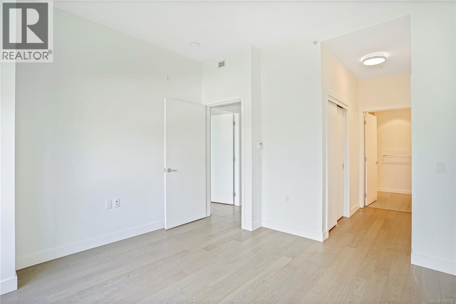 402 4011 Rainbow Hill Lane, Saanich