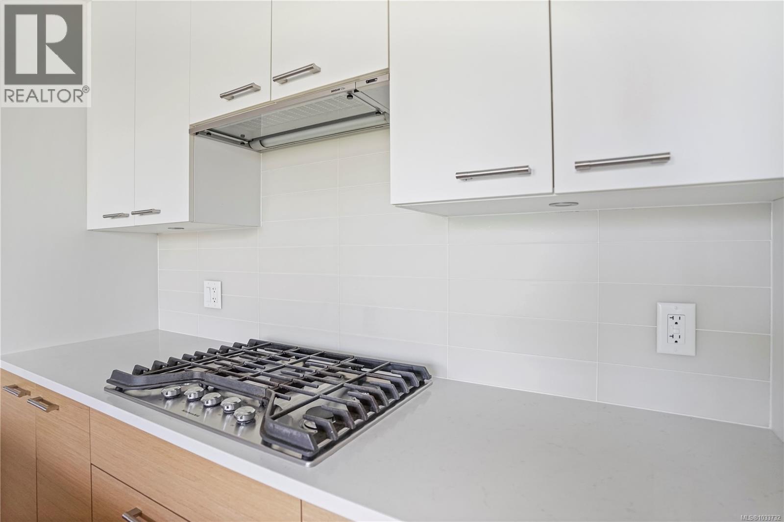 402 4011 Rainbow Hill Lane, Saanich