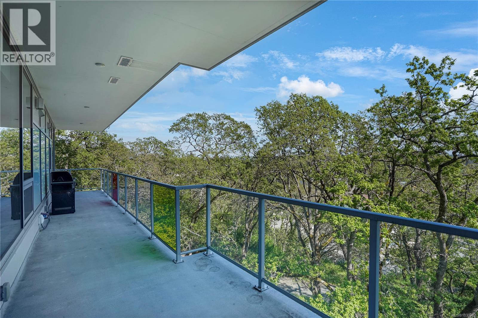 402 4011 Rainbow Hill Lane, Saanich