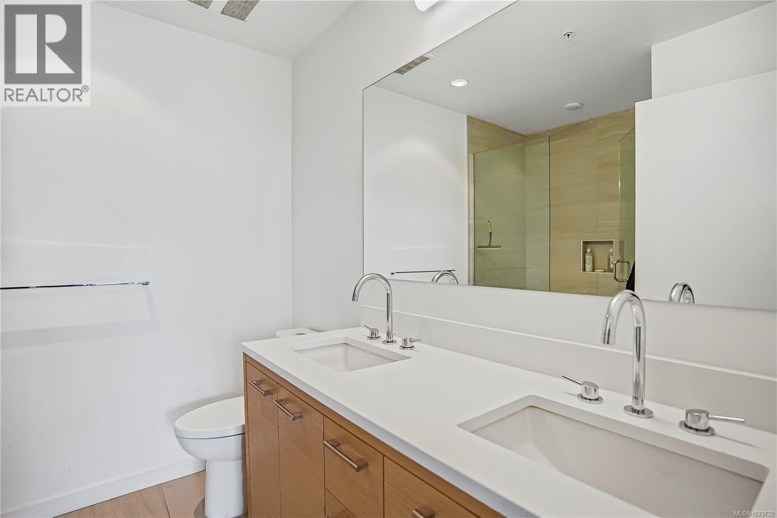 402 4011 Rainbow Hill Lane, Saanich