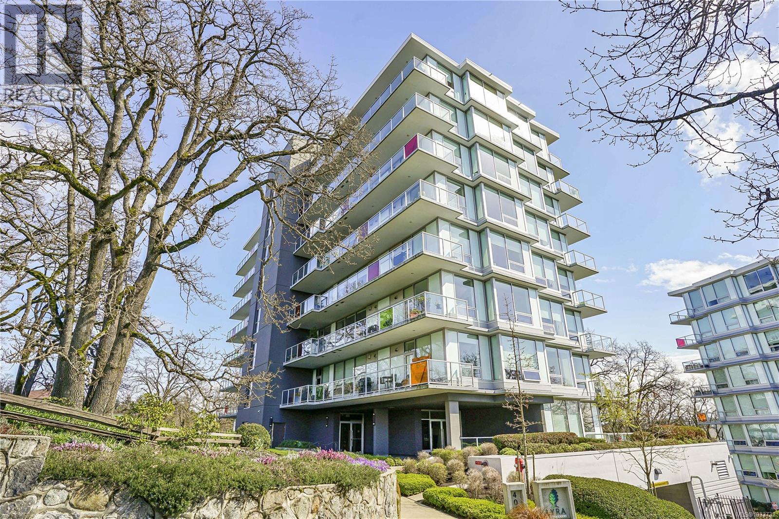 402 4011 Rainbow Hill Lane, Saanich