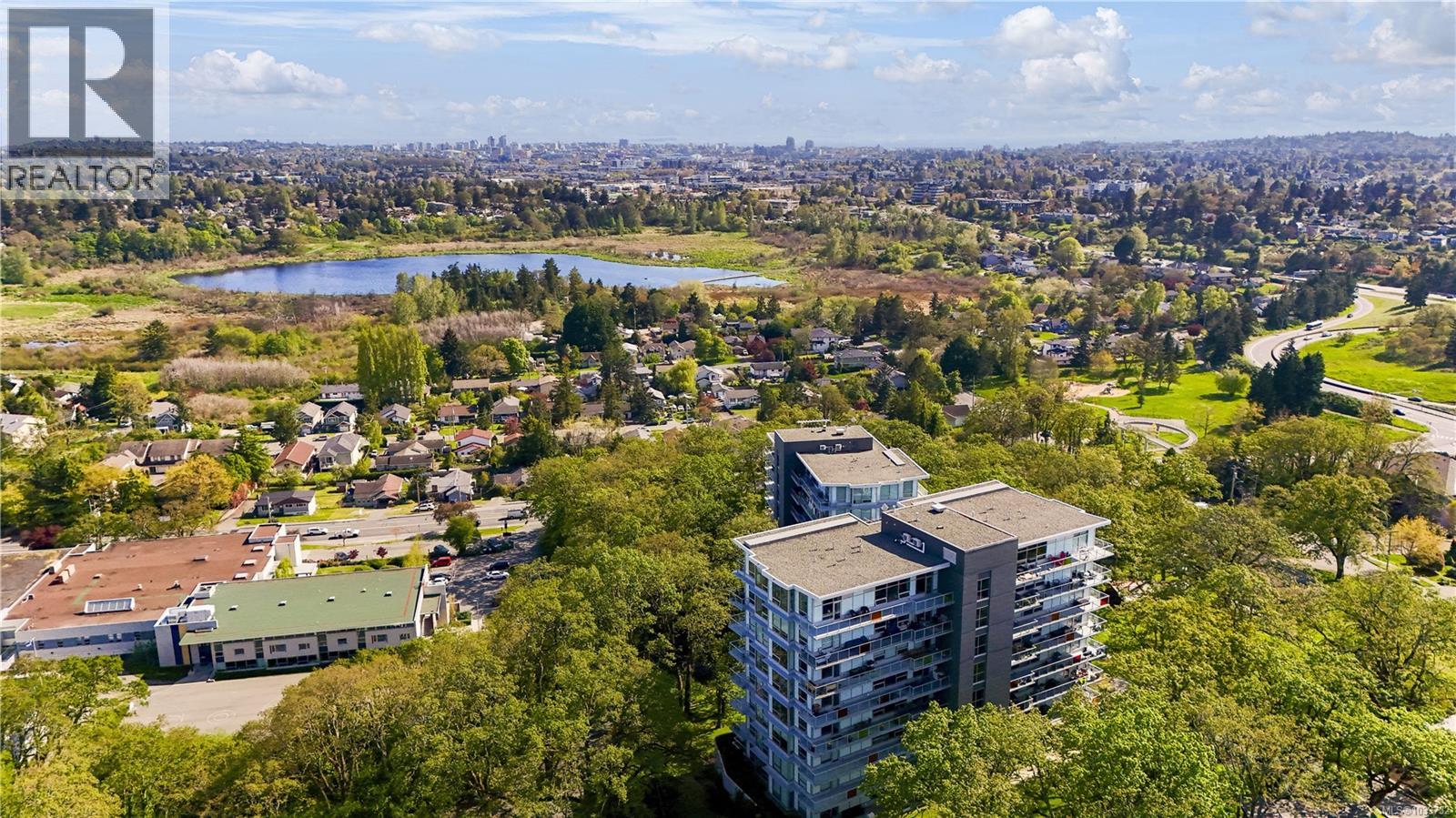 402 4011 Rainbow Hill Lane, Saanich