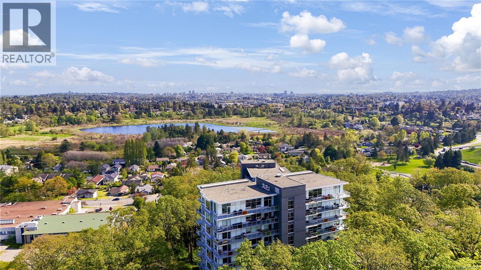 402 4011 Rainbow Hill Lane, Saanich