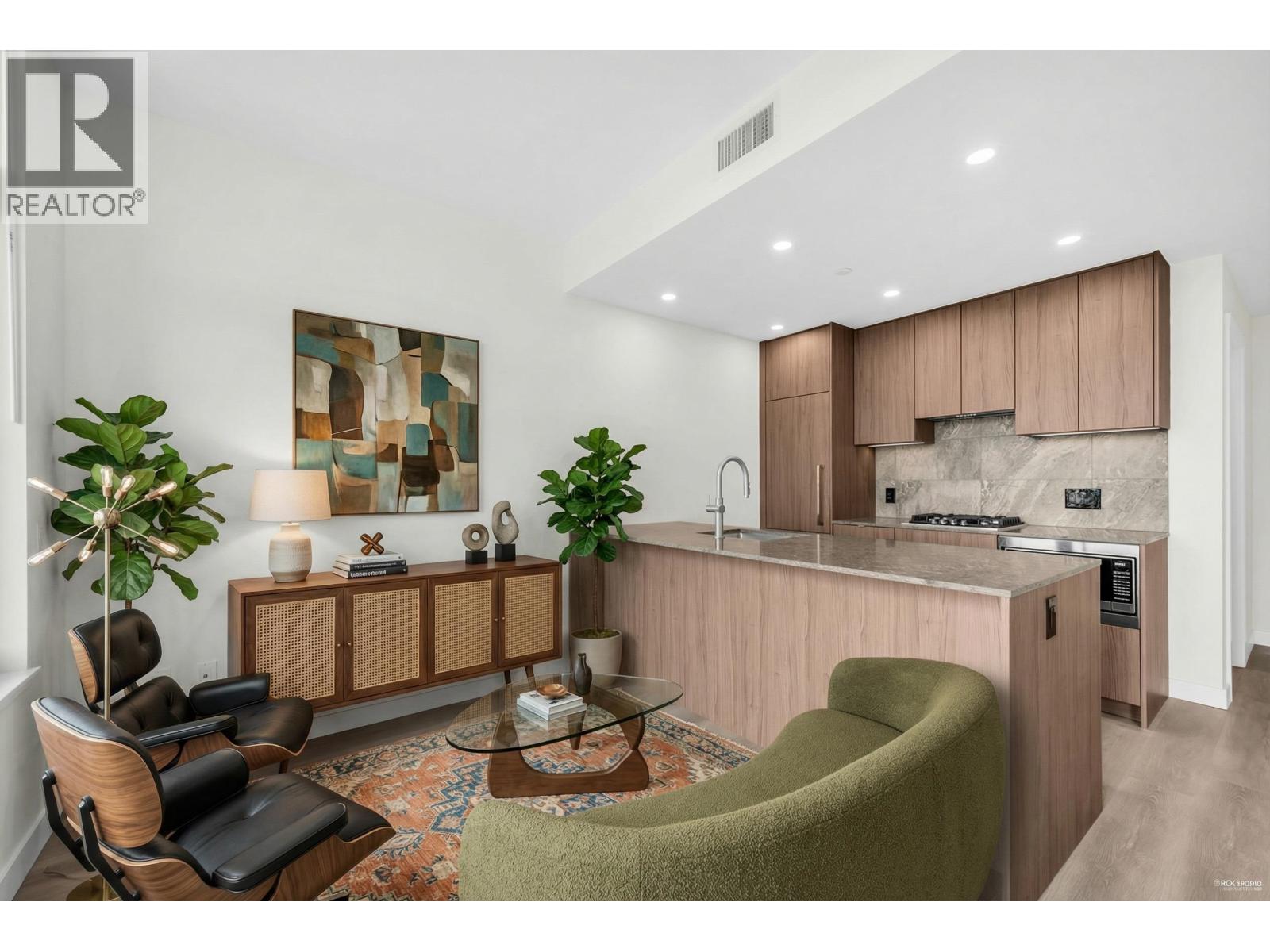 1608 626 CLAREMONT STREET