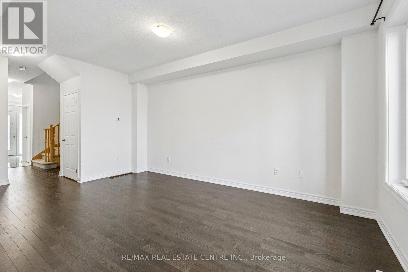 #52 166 DEERPATH DRIVE - 15