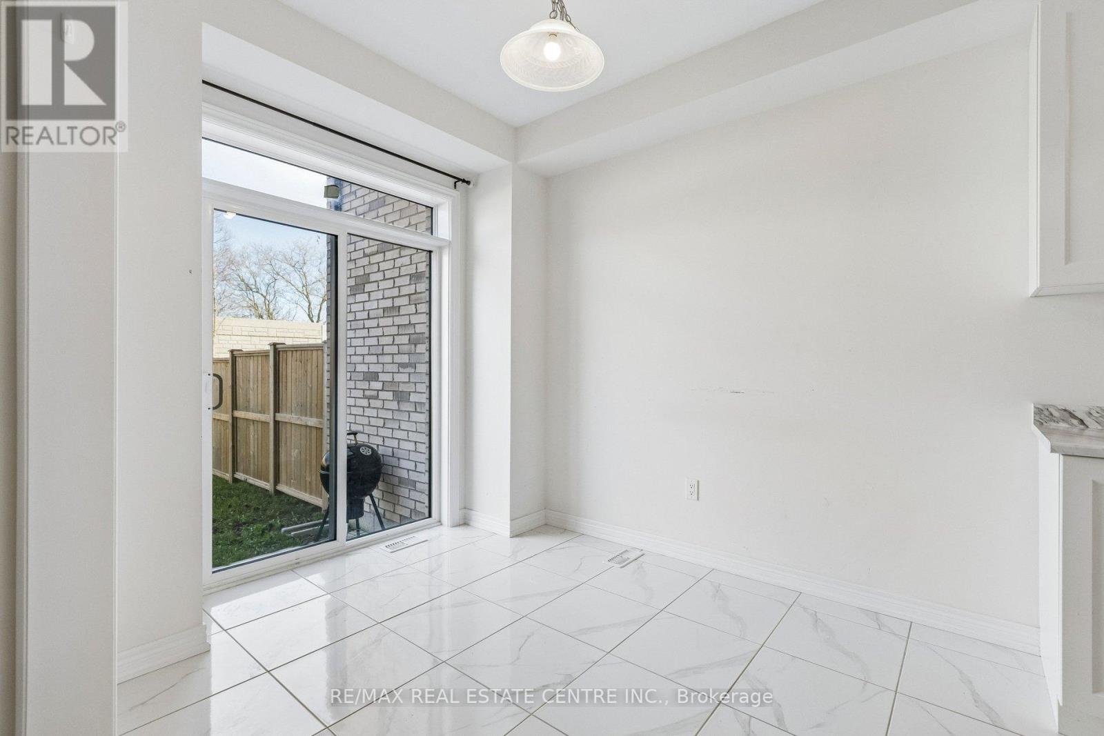 #52 166 DEERPATH DRIVE - 26