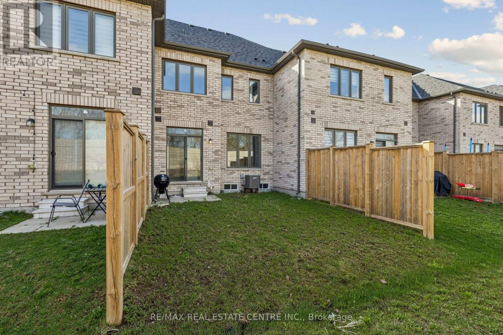 #52 166 DEERPATH DRIVE - 43