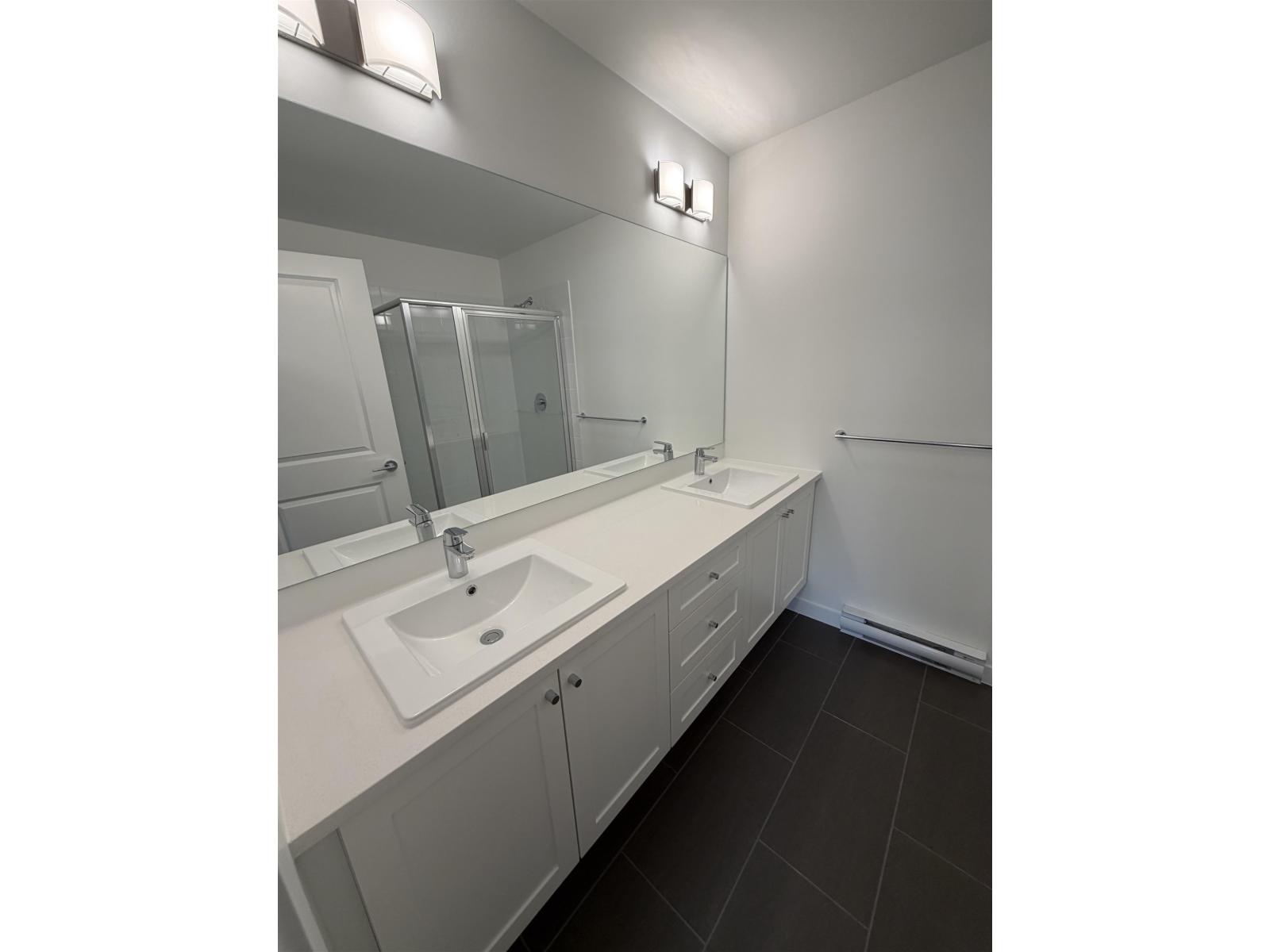 3 Bed, 2 Bath Condo for Rent in Surrey – 413 15733 85 AVENUE, Surrey – MLS# R3117191 - Image 9