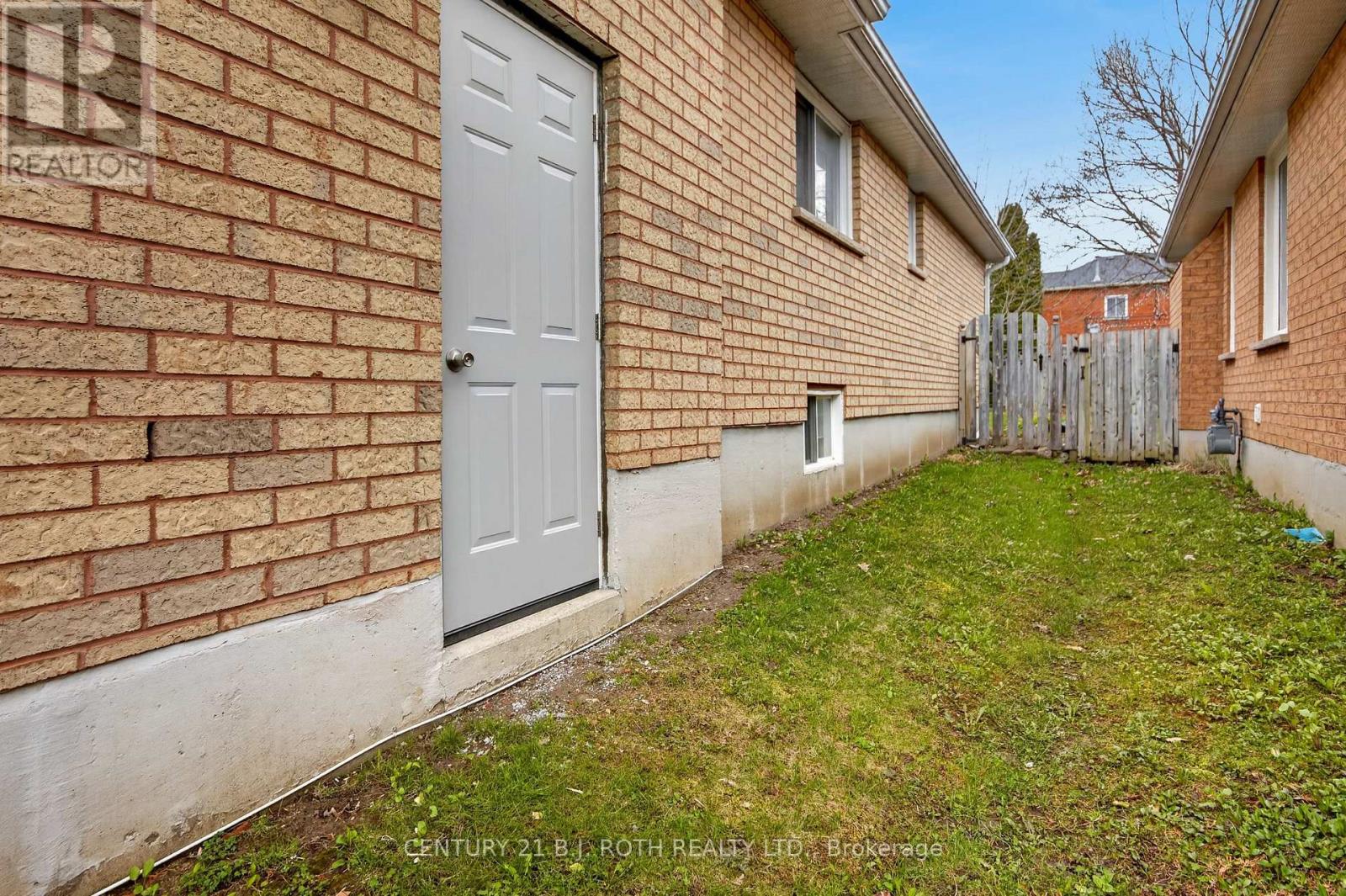 164 LIVINGSTONE STREET W - 7