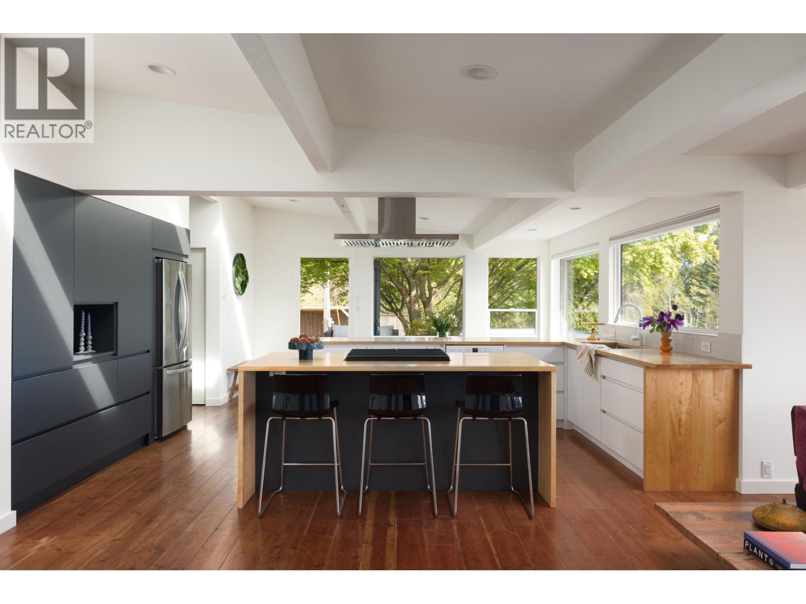 127 MAHAN ROAD, Gibsons