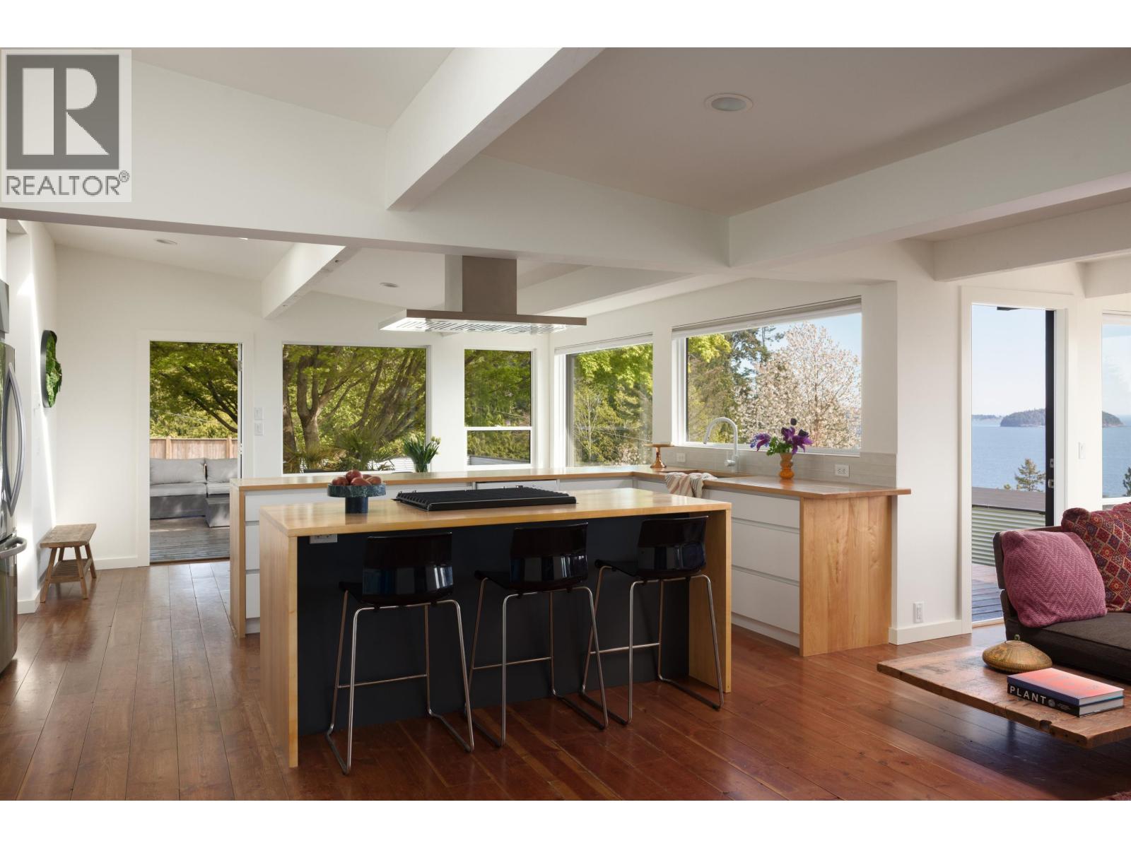 127 MAHAN ROAD, Gibsons