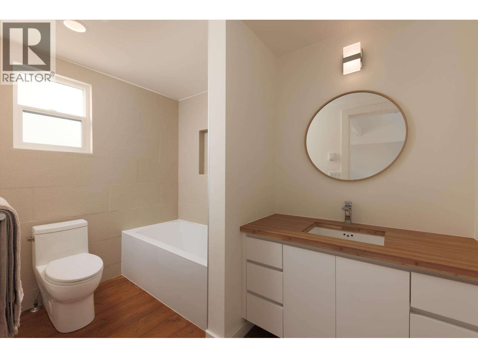 127 MAHAN ROAD, Gibsons