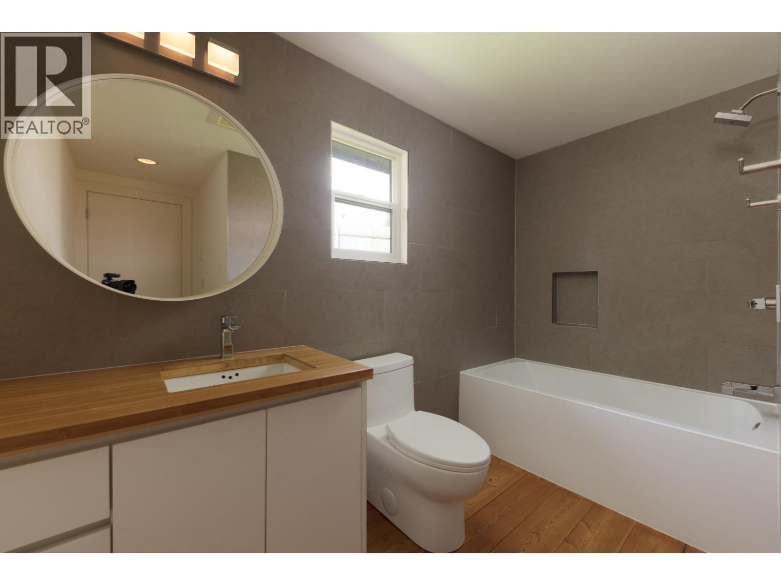 127 MAHAN ROAD, Gibsons