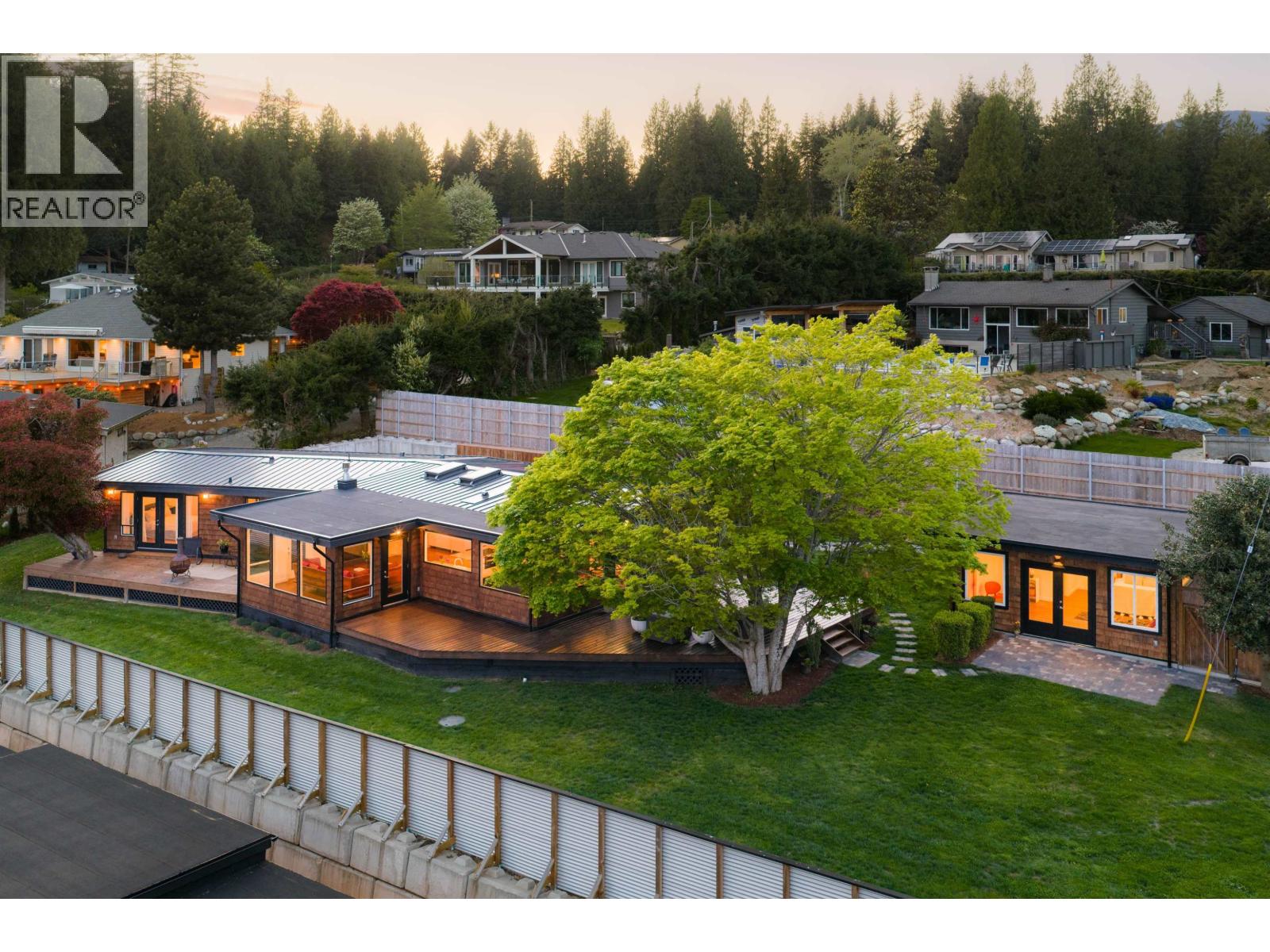 127 MAHAN ROAD, Gibsons