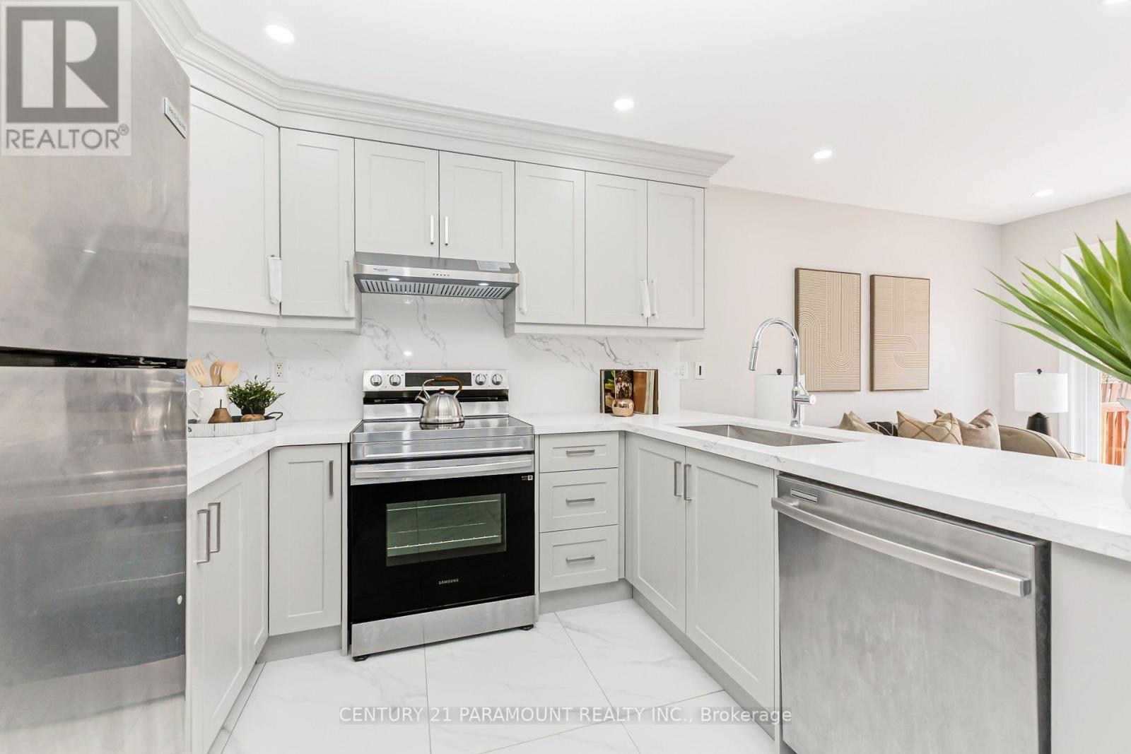 641 MACBETH HEIGHTS - 14