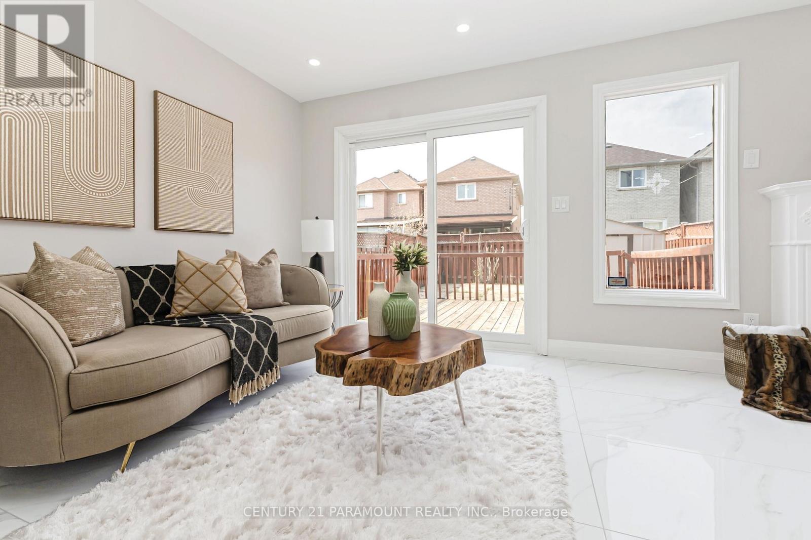 641 MACBETH HEIGHTS - 22