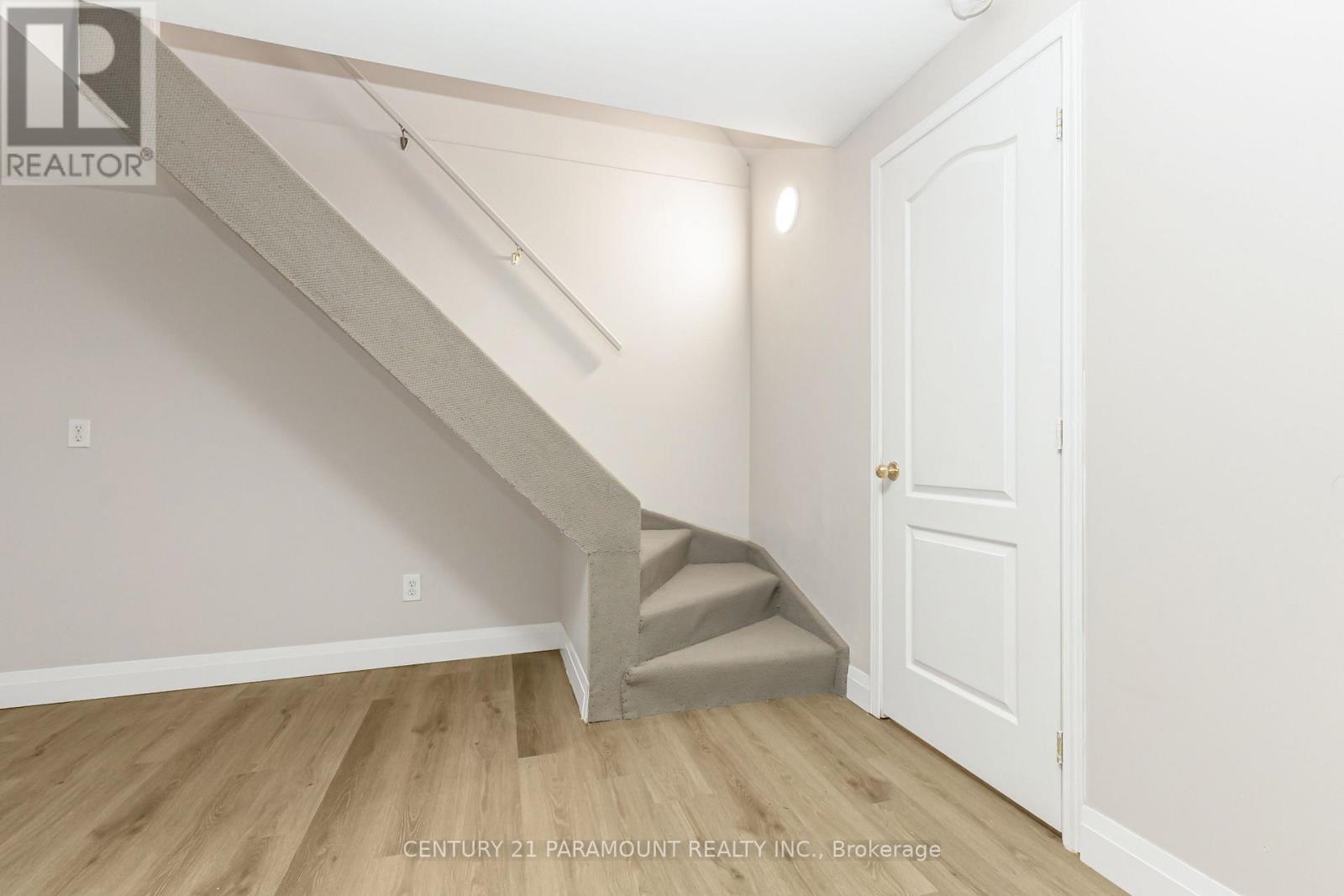 641 MACBETH HEIGHTS - 38