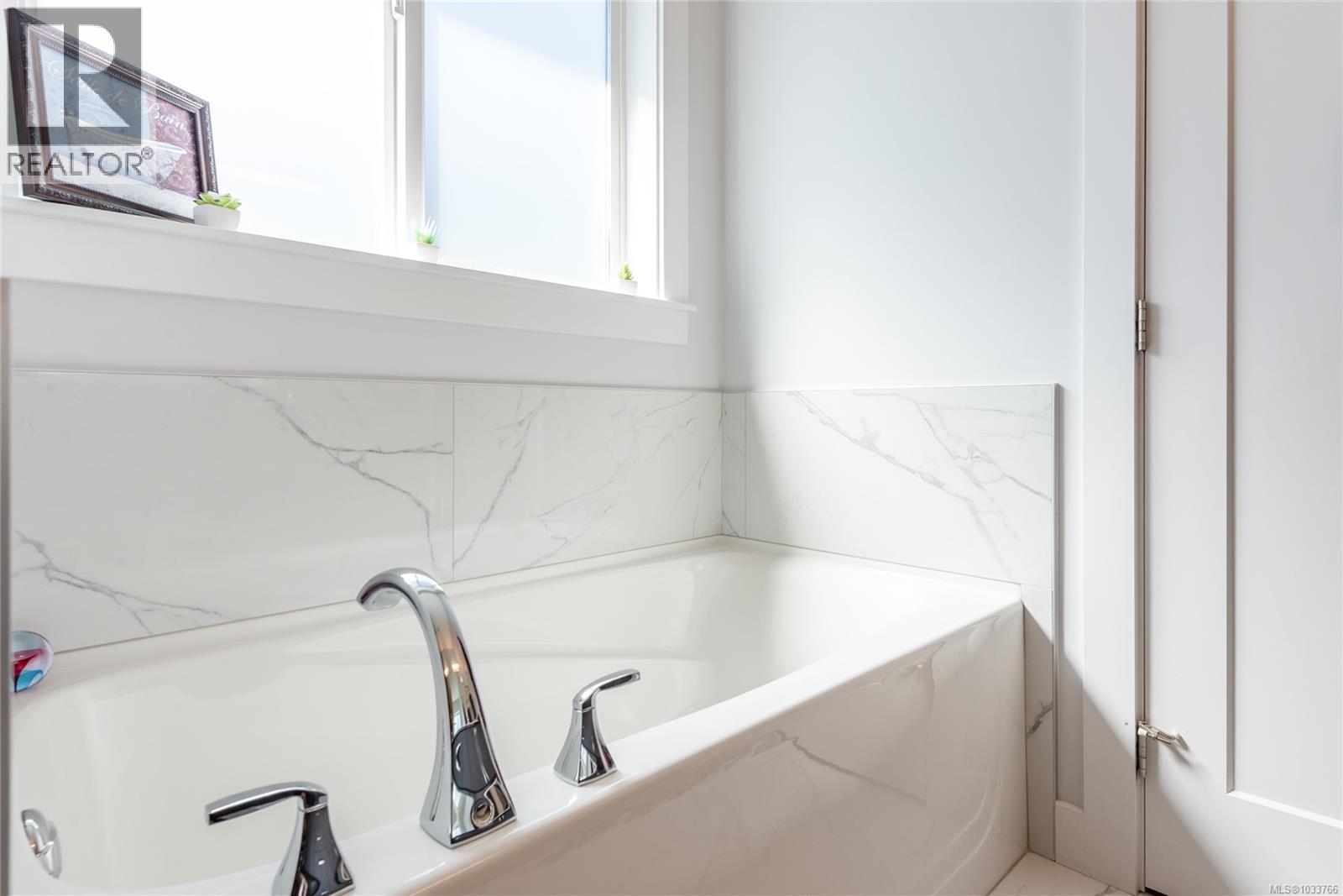 #2 2161 Evergreen Rd - 19