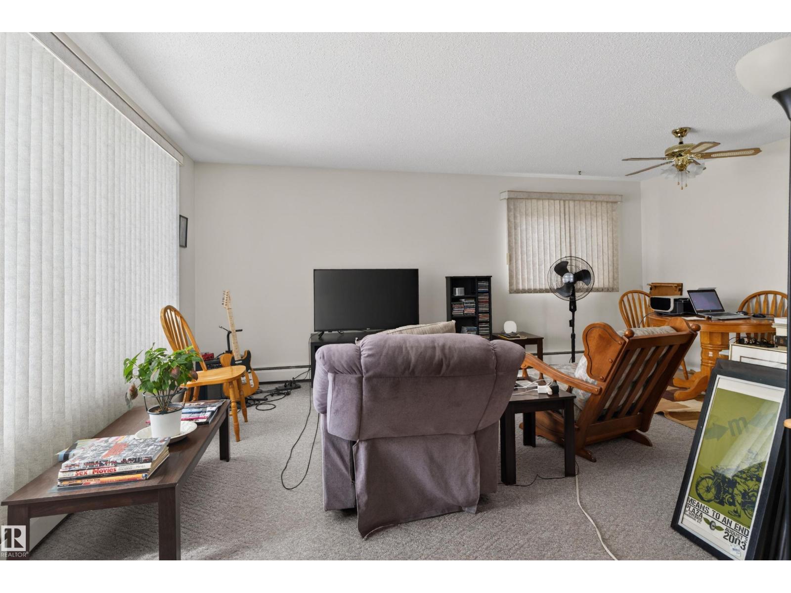 9732 75 AV NW, Edmonton