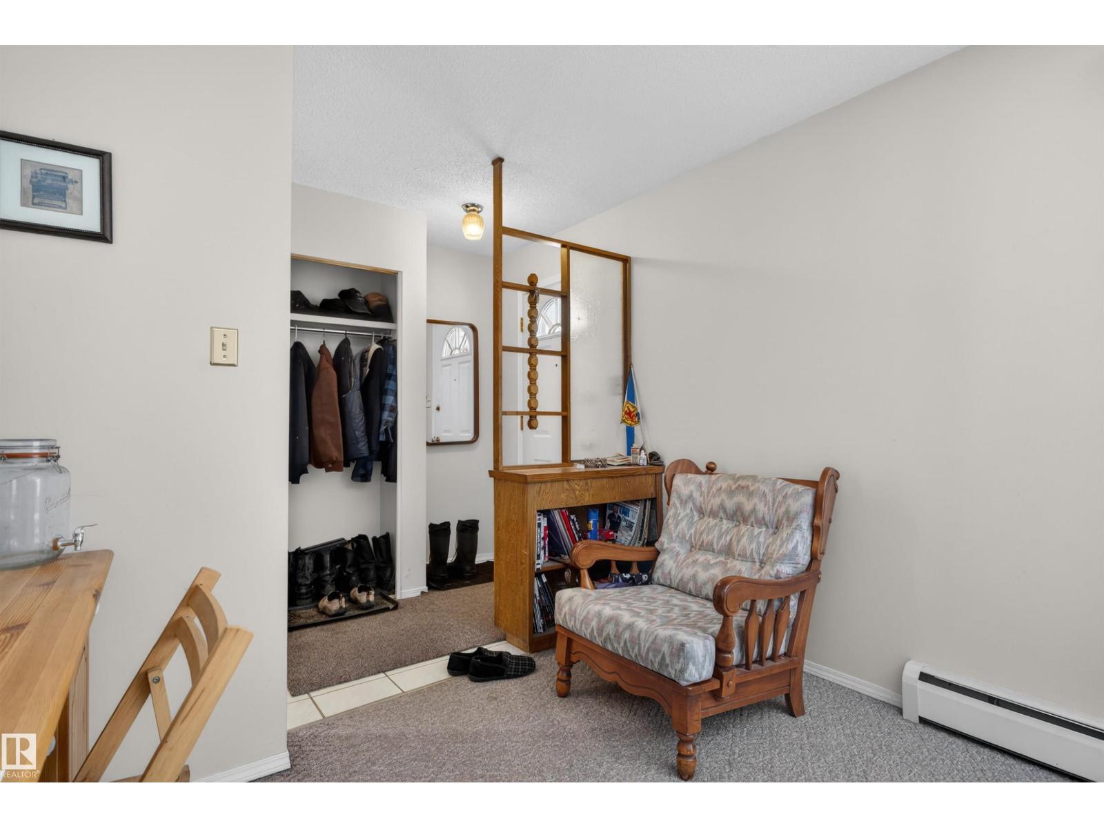 9732 75 AV NW, Edmonton