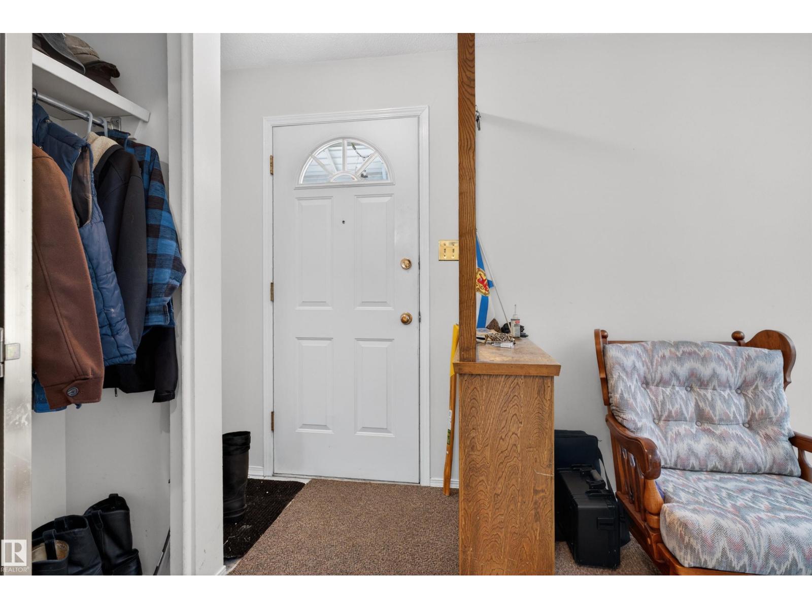 9732 75 AV NW, Edmonton