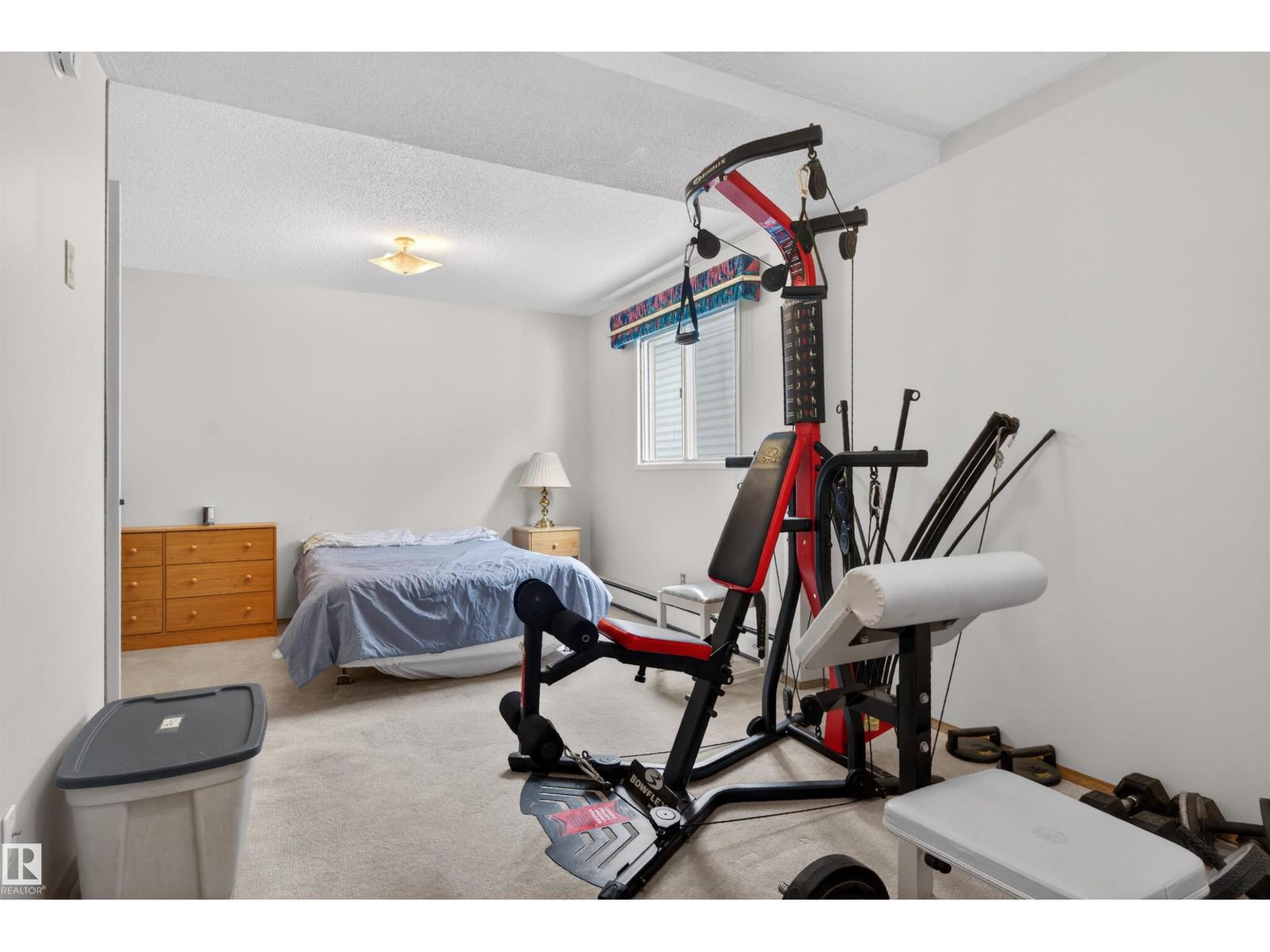 9732 75 AV NW, Edmonton