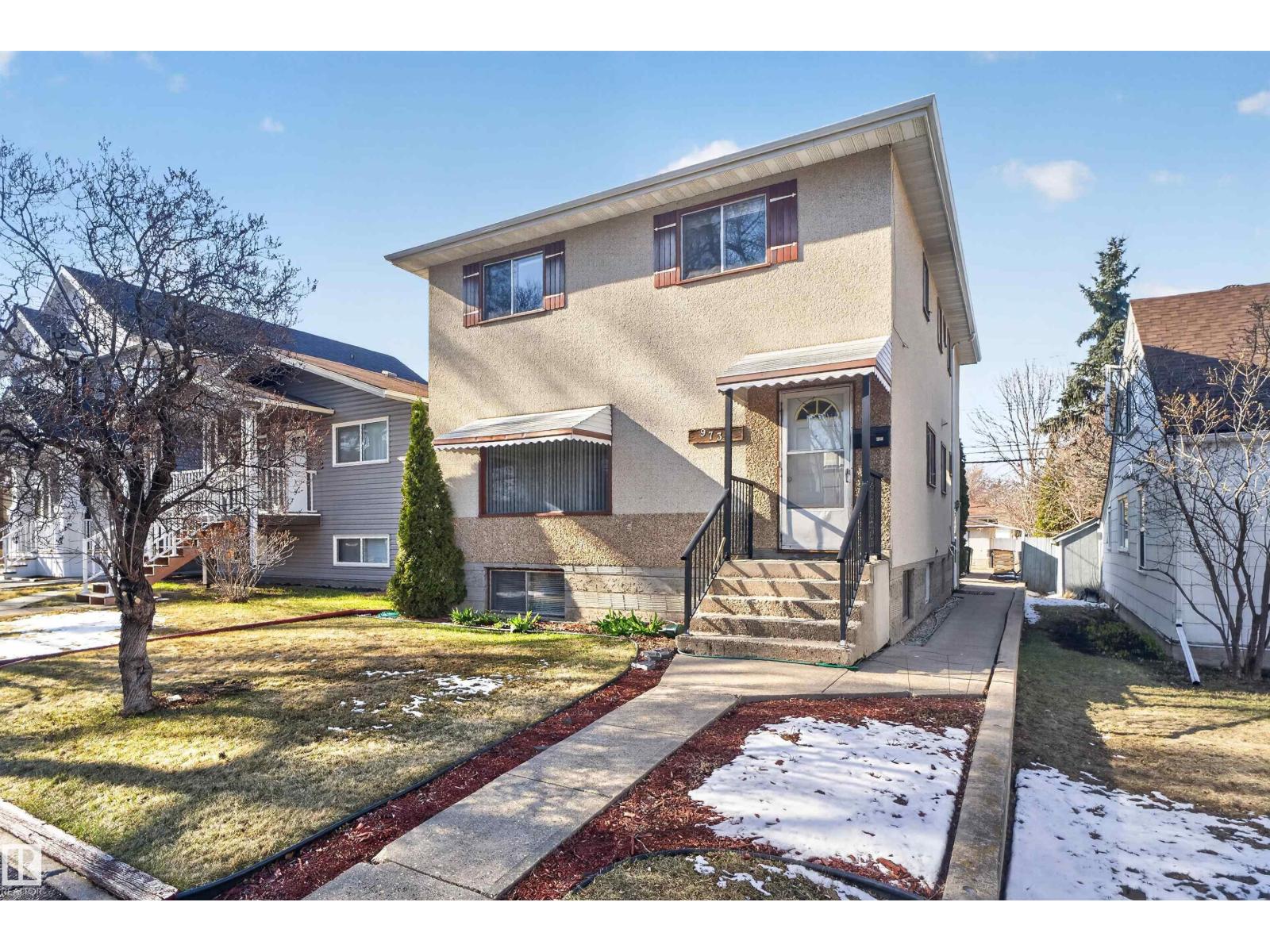 9732 75 AV NW, Edmonton