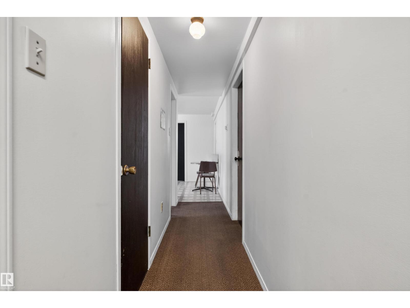 9732 75 AV NW, Edmonton