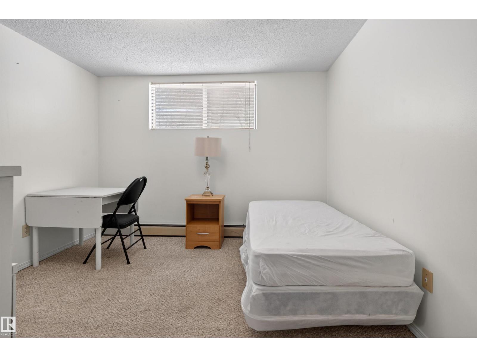 9732 75 AV NW, Edmonton