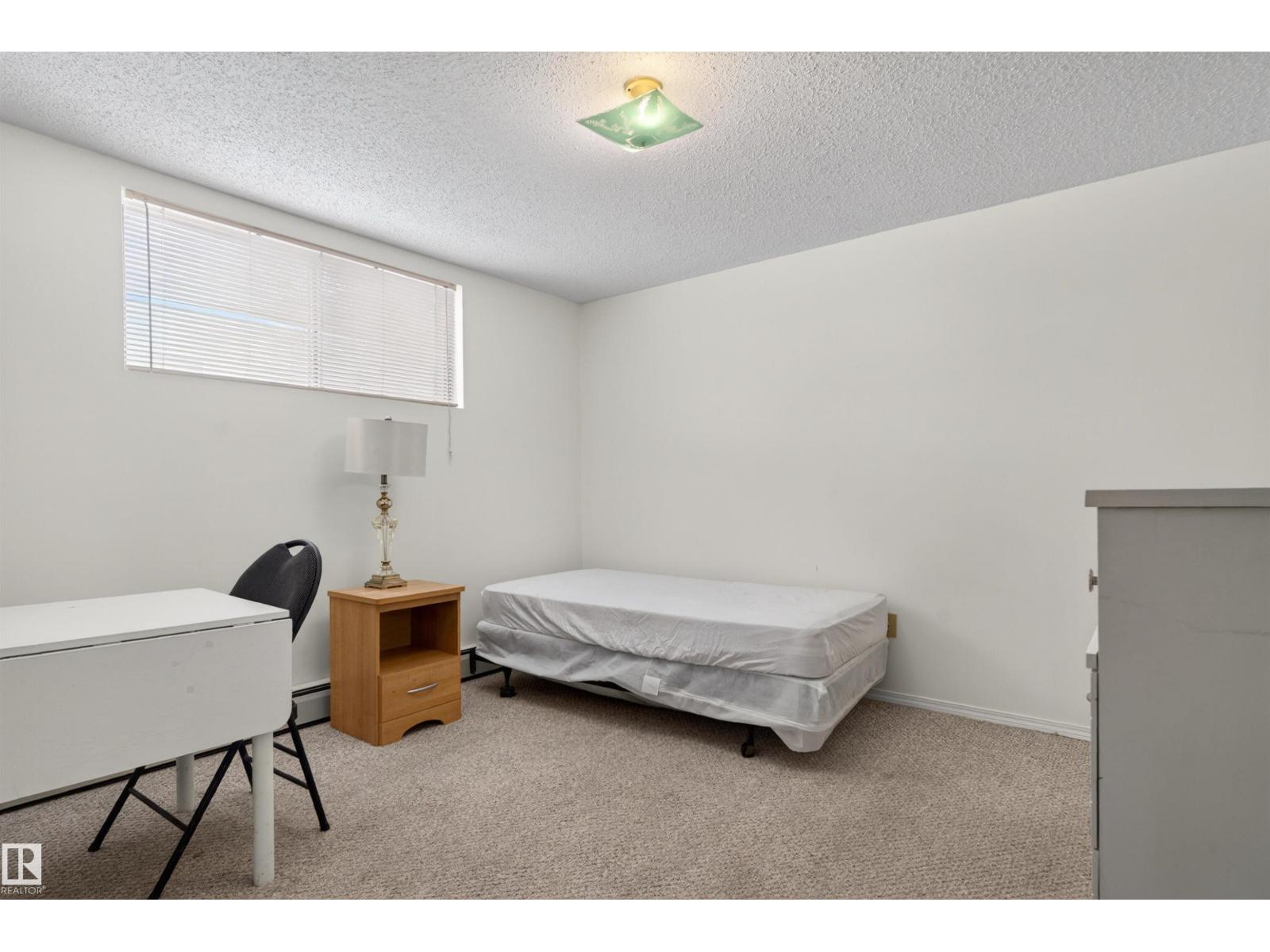 9732 75 AV NW, Edmonton