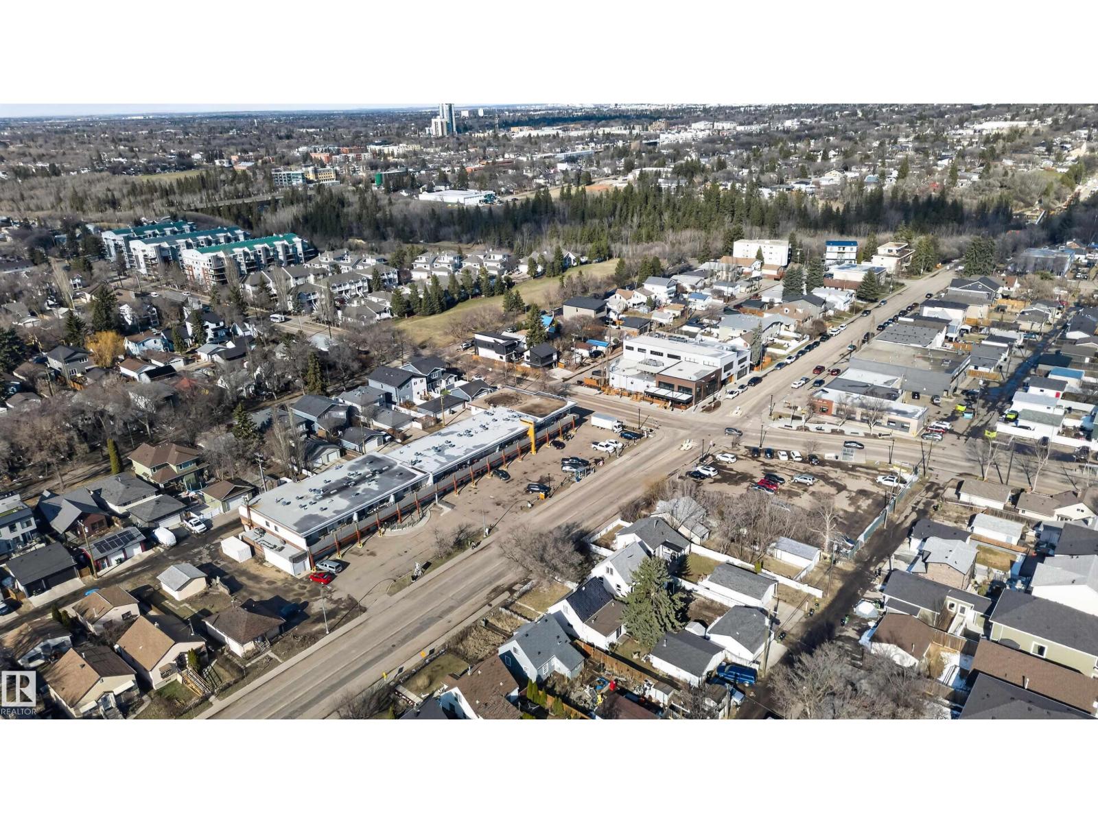 9732 75 AV NW, Edmonton