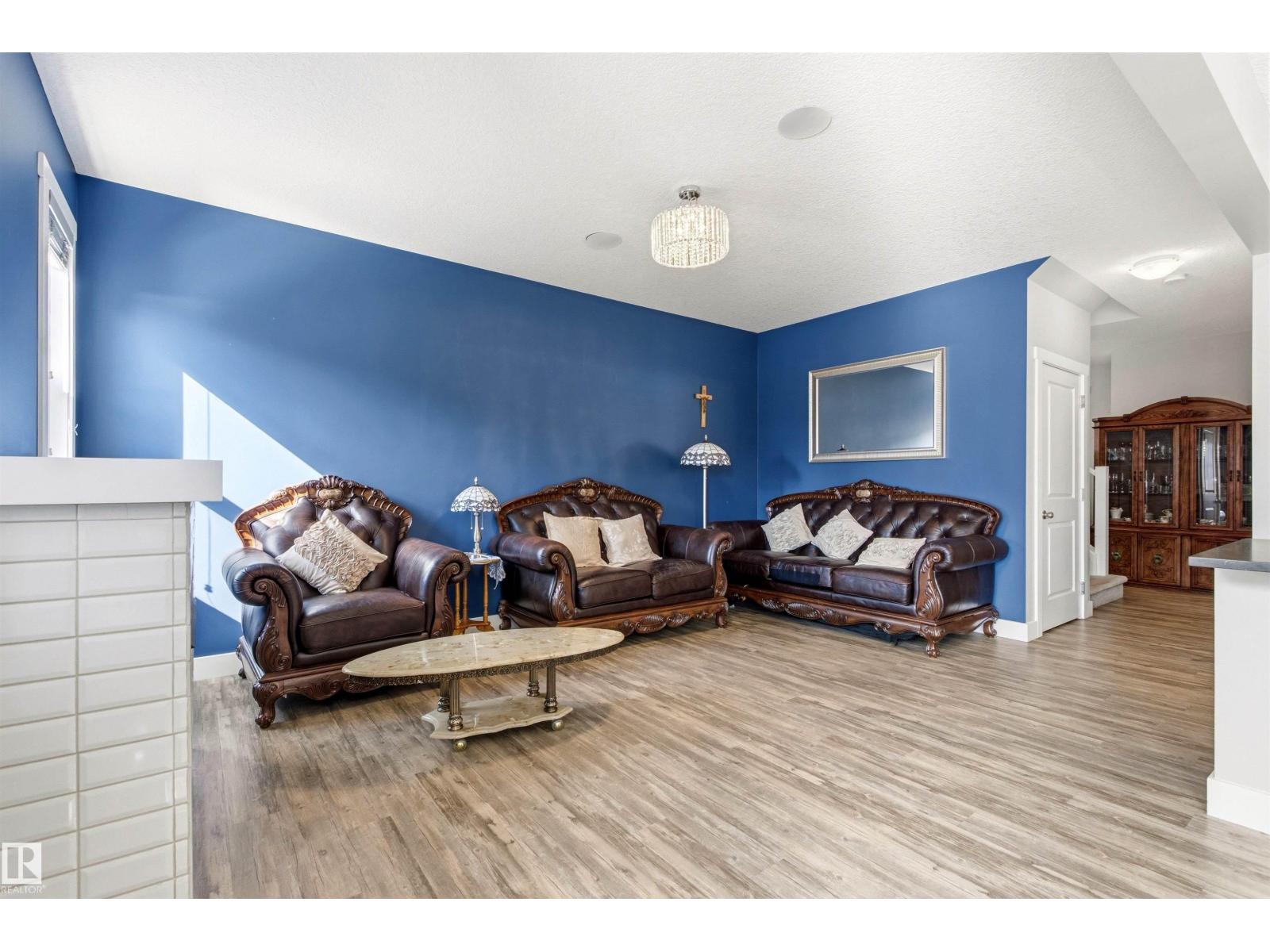 9812 224 ST NW, Edmonton