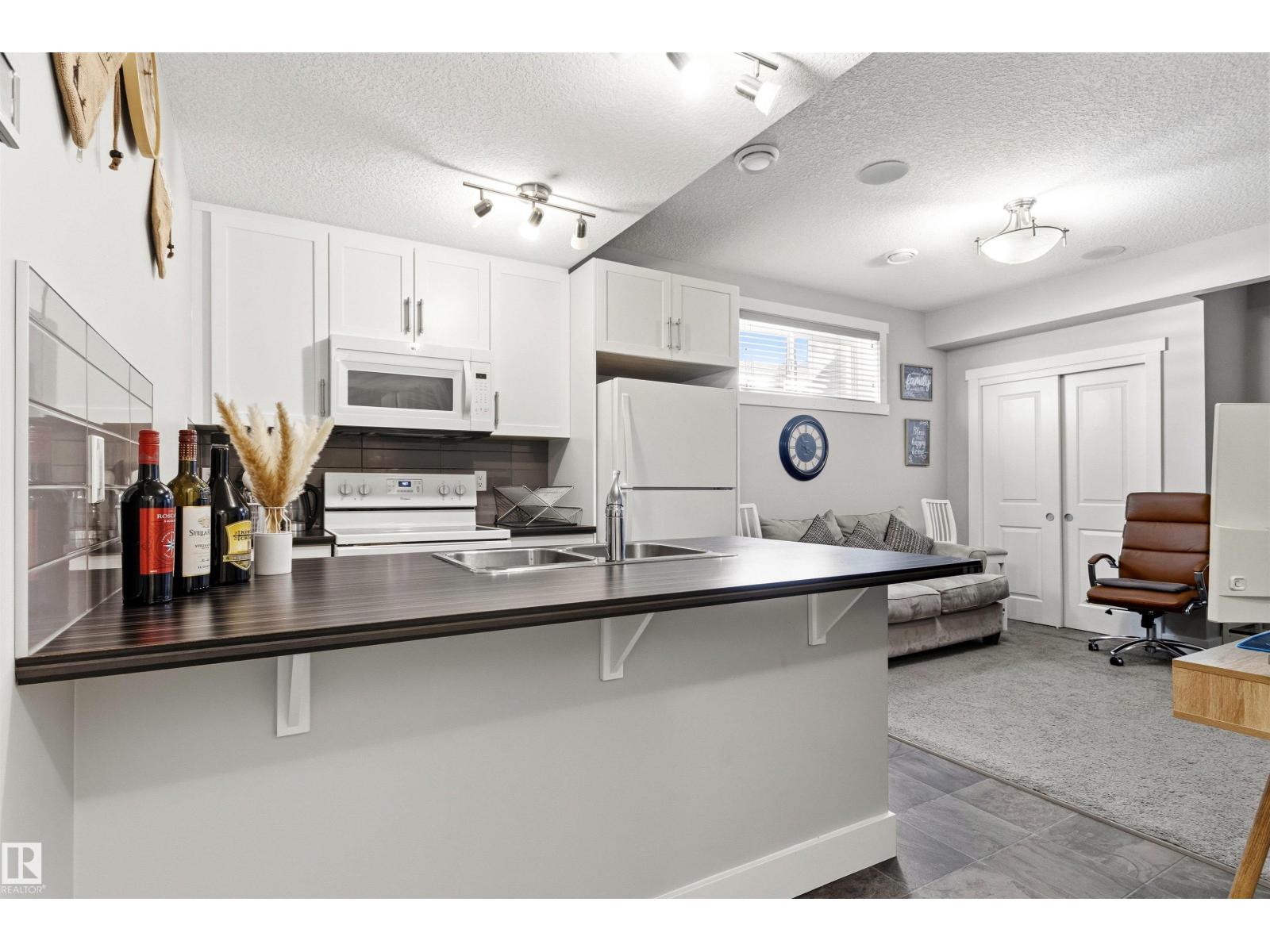 9812 224 ST NW, Edmonton