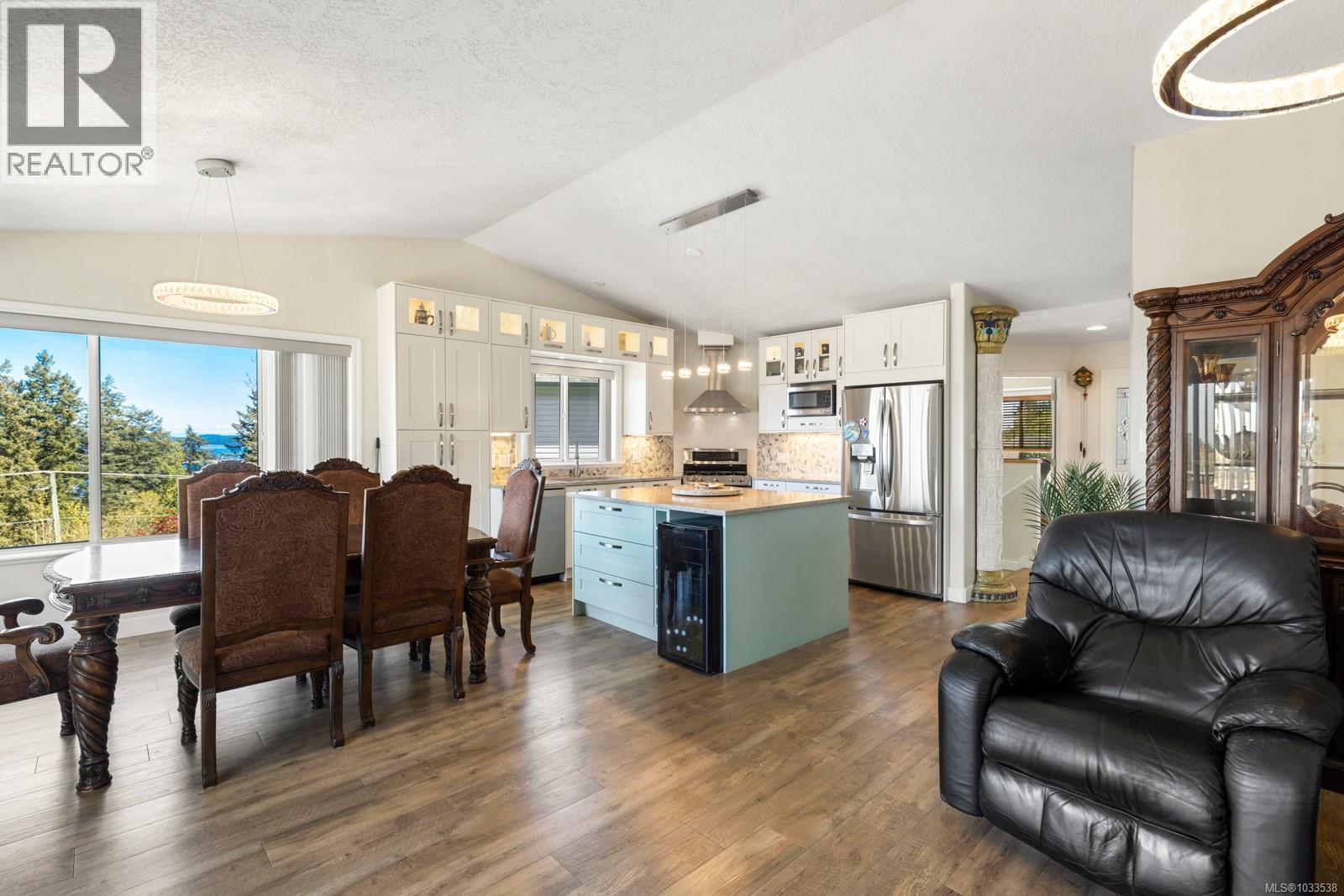 515 Louise Rd, Ladysmith